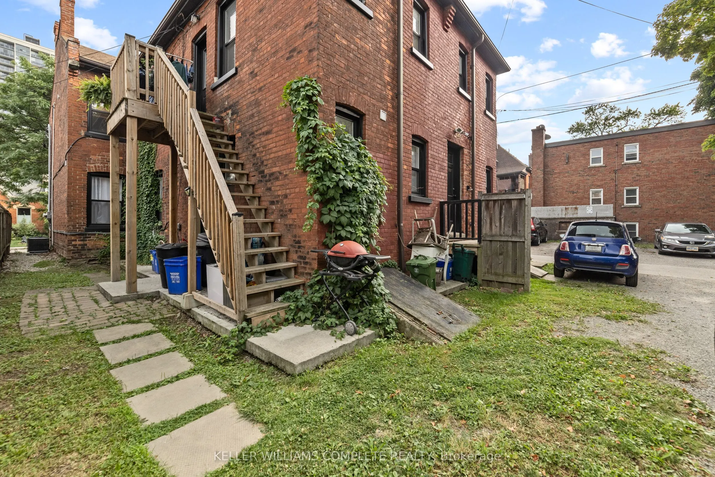 188-190 Caroline Street S