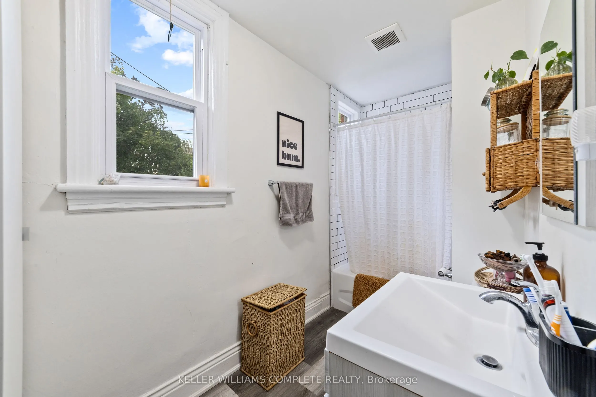 188-190 Caroline Street S