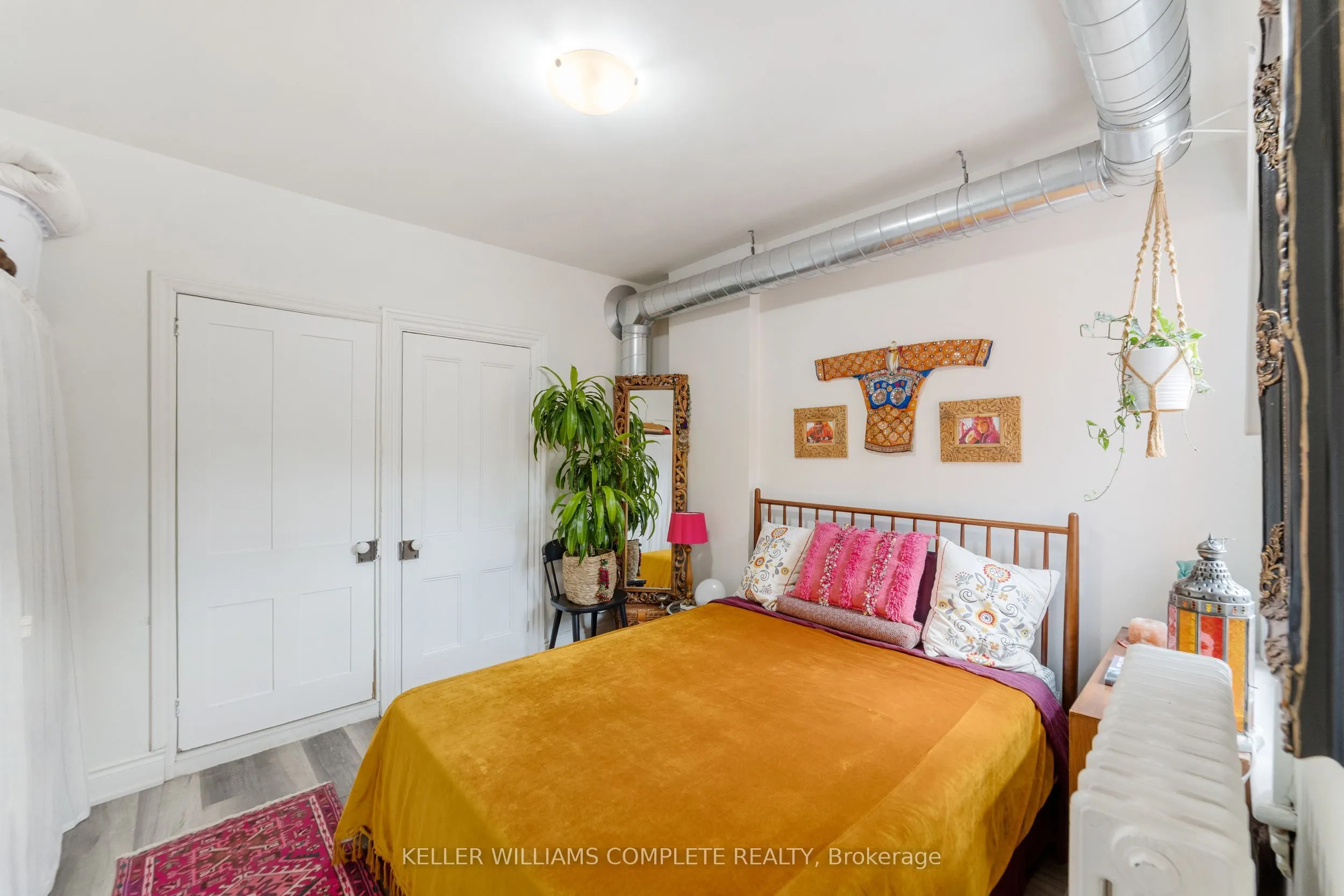 188-190 Caroline Street S