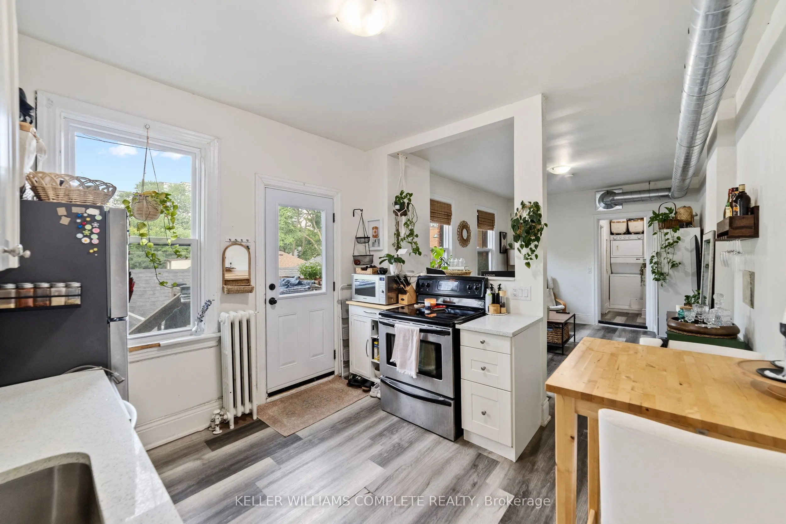 188-190 Caroline Street S