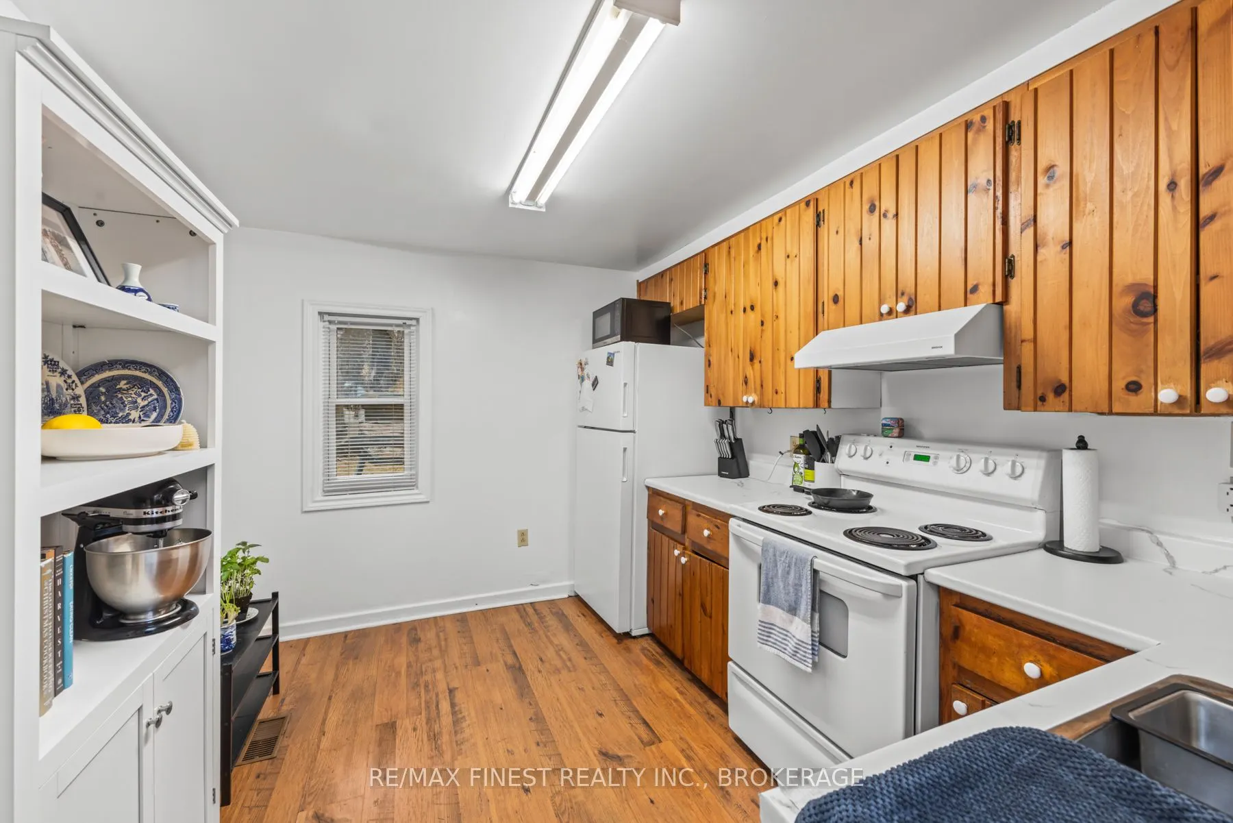 589 King Street W