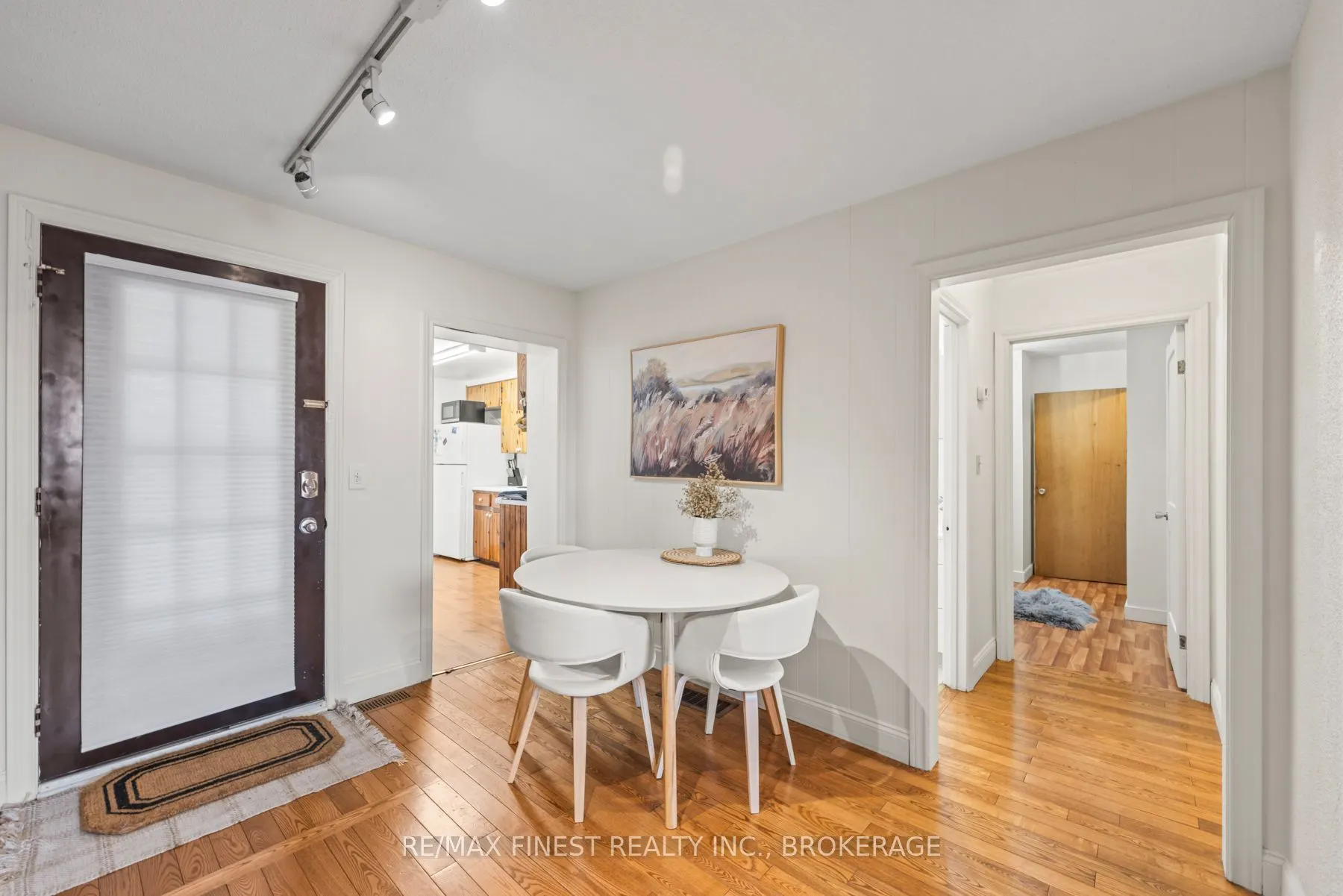 589 King Street W