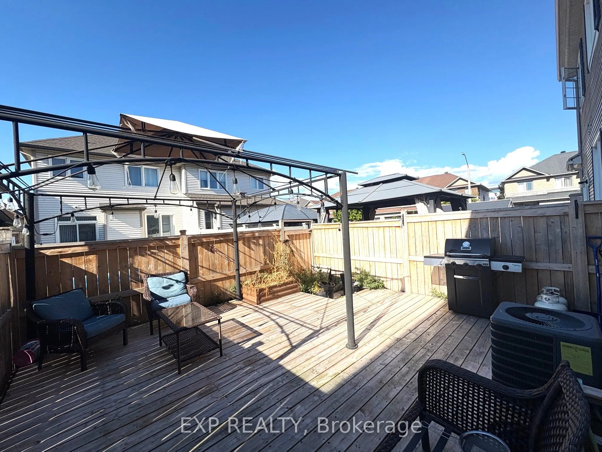 752 Oakglade Avenue