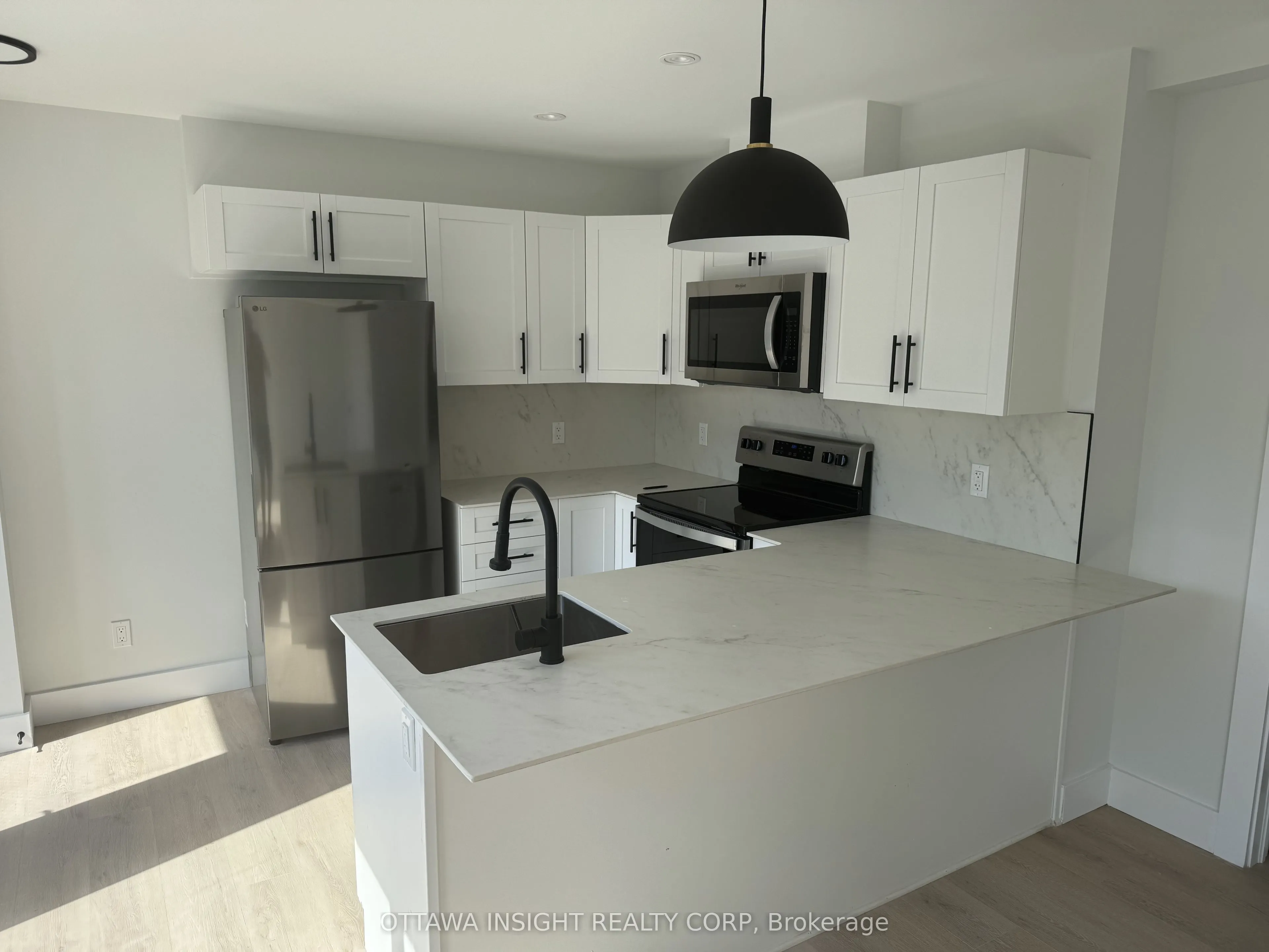 263 Currell Avenue, #3