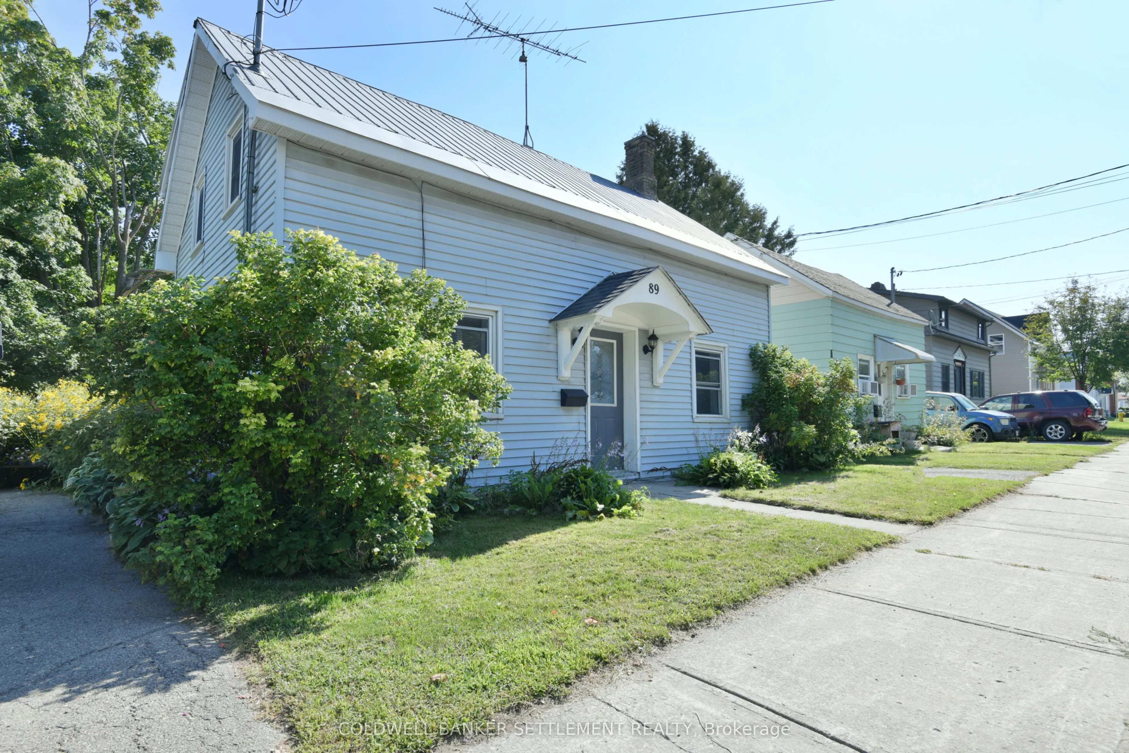 89 Drummond Street E