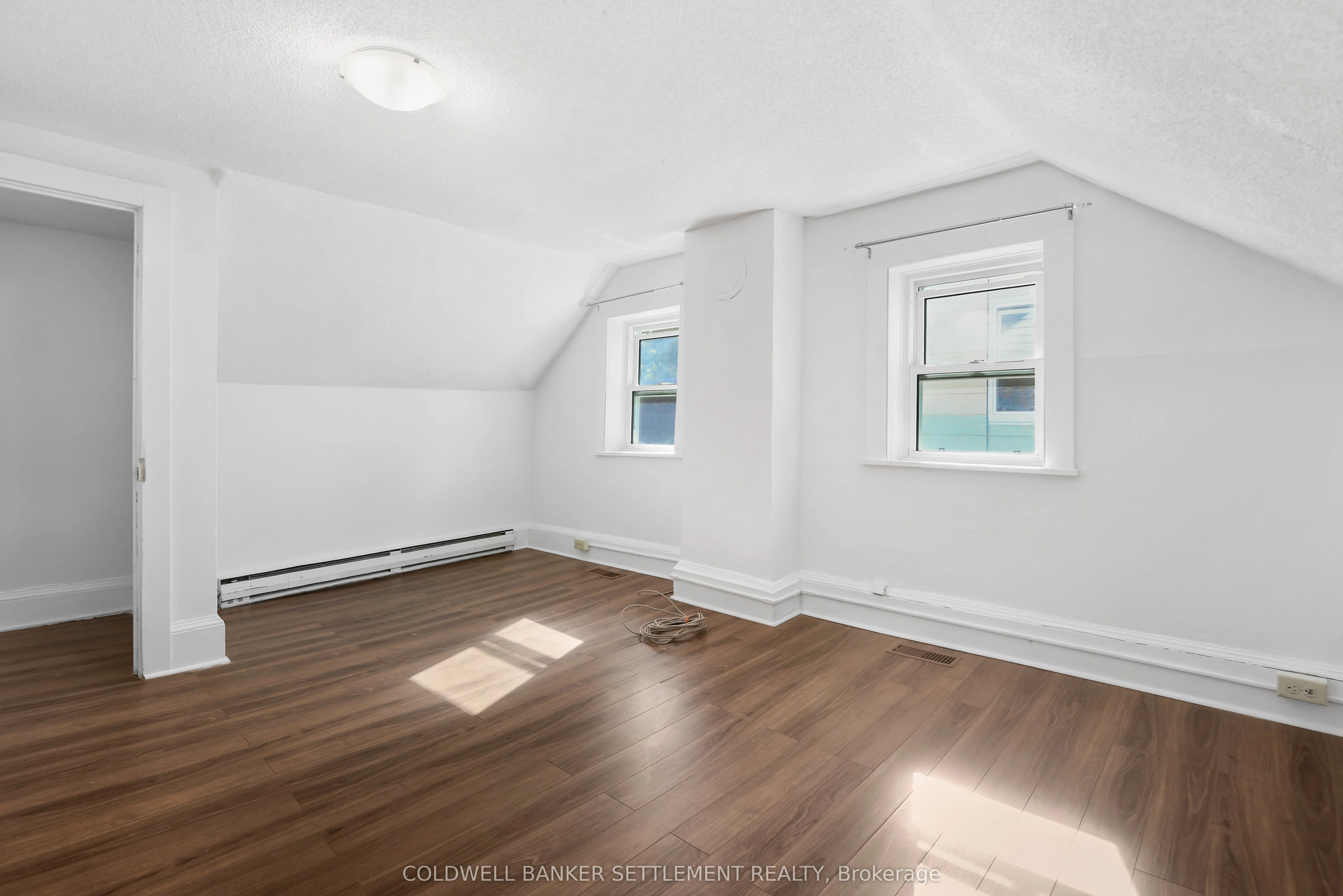 89 Drummond Street E