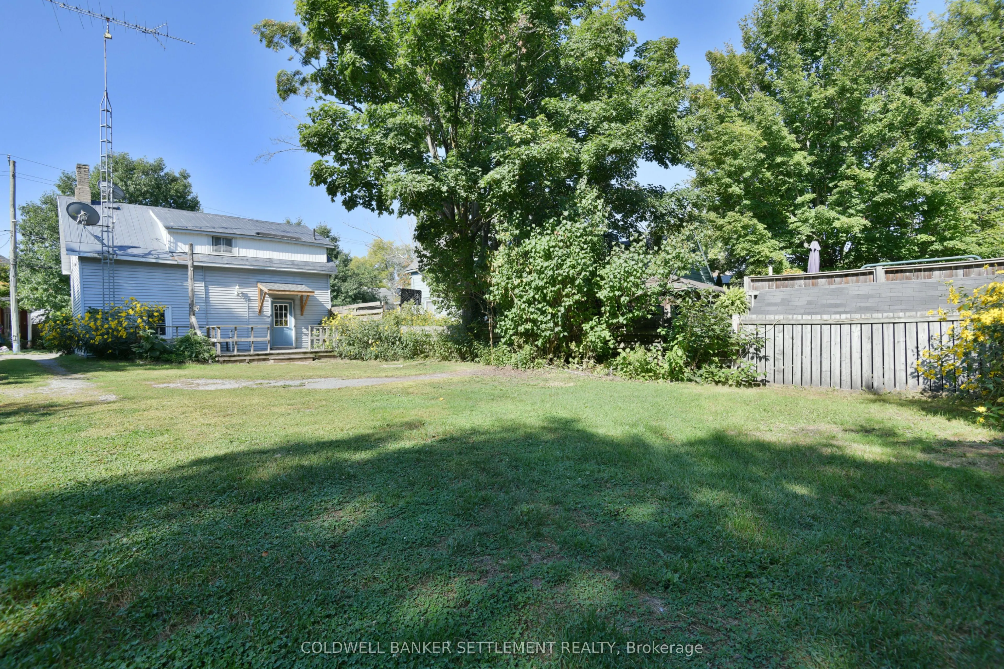 89 Drummond Street E