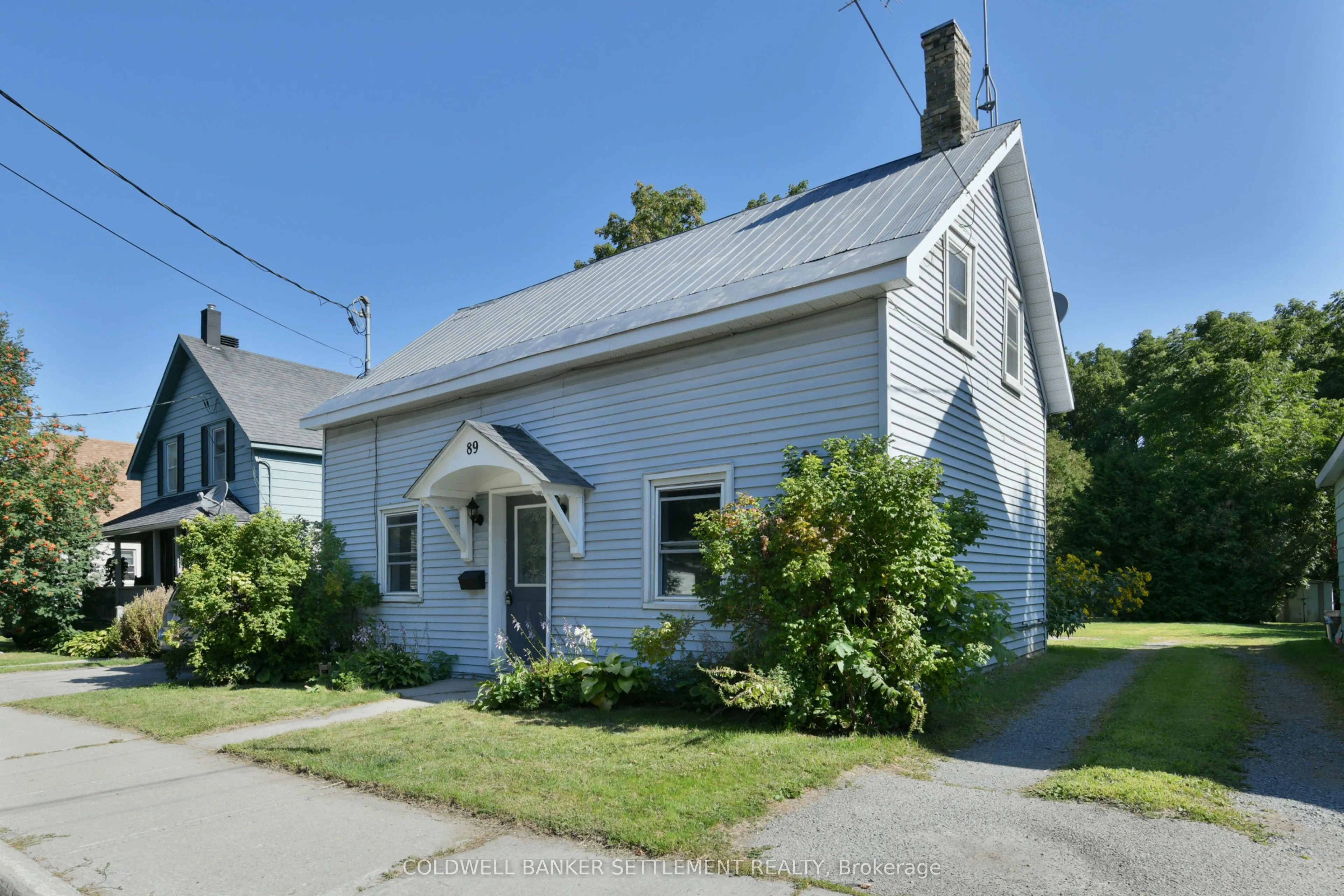89 Drummond Street E