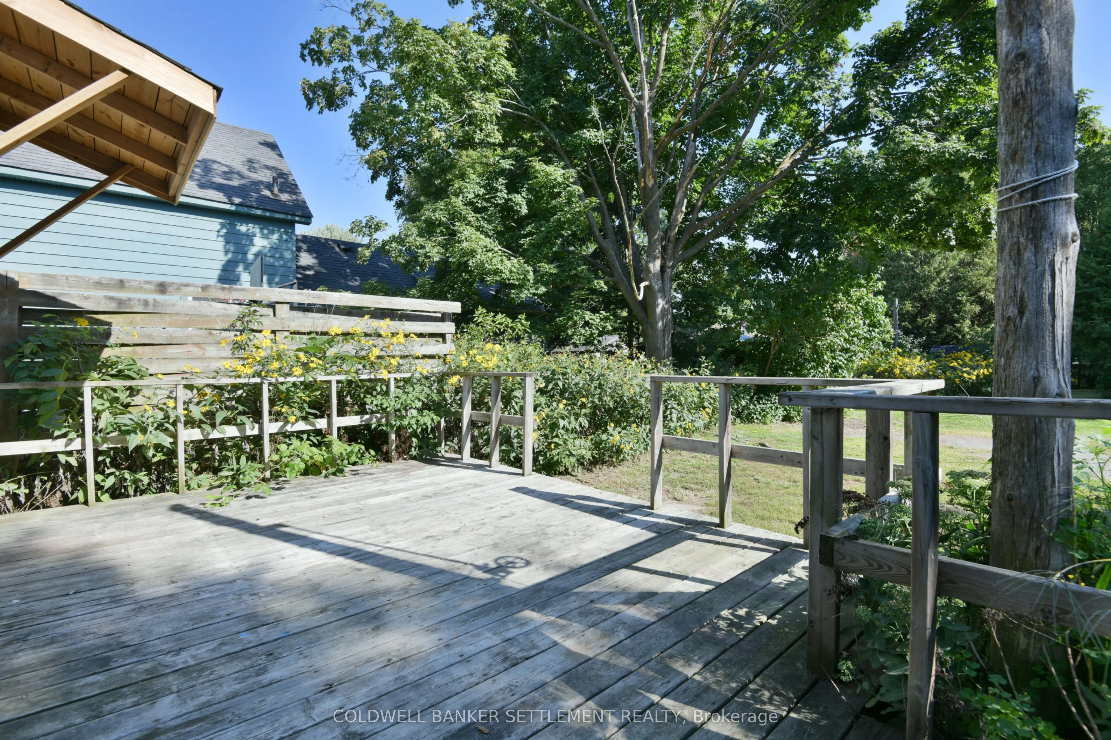 89 Drummond Street E