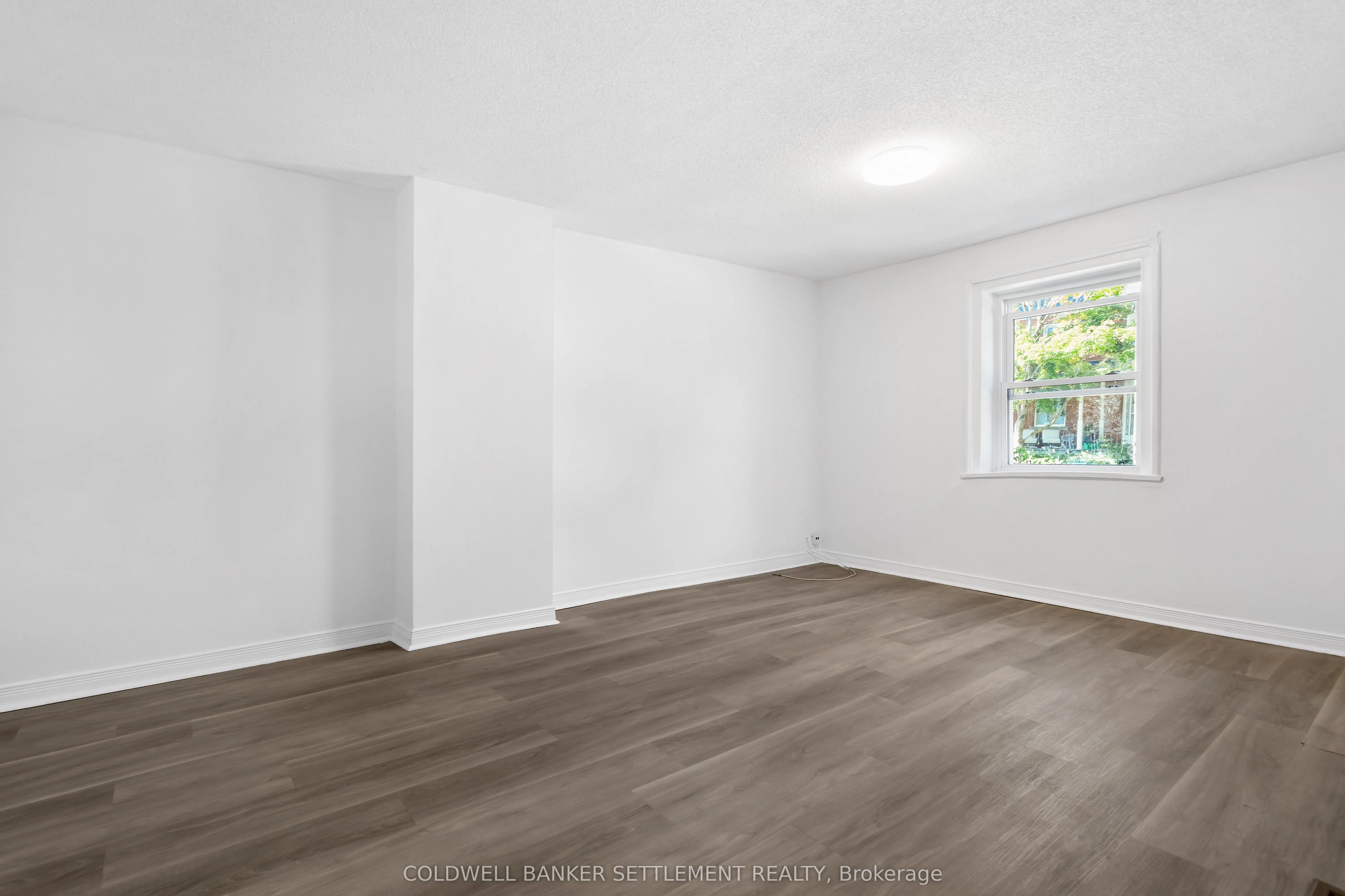 89 Drummond Street E