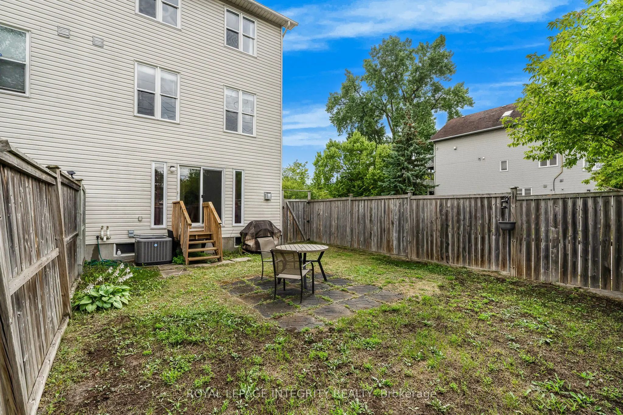 111 Arcola Private
