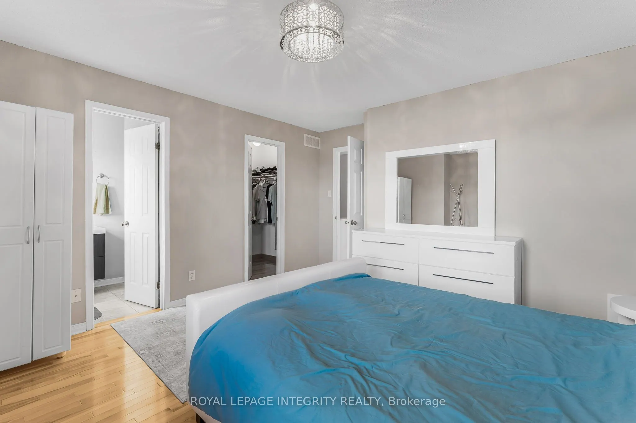 111 Arcola Private