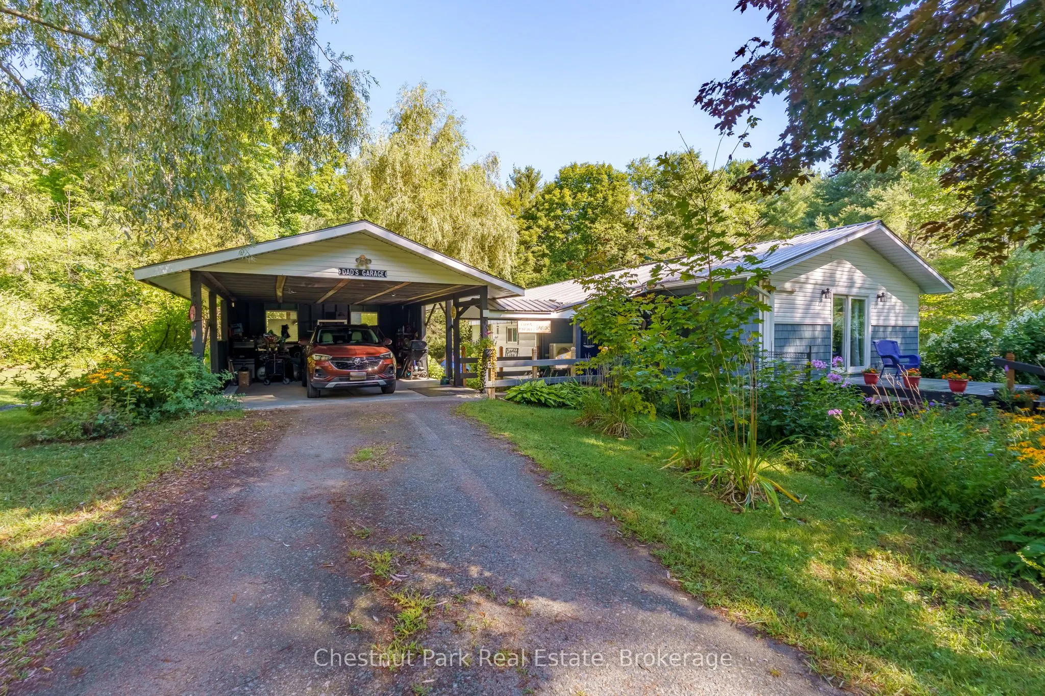 1047 Naismith Road E