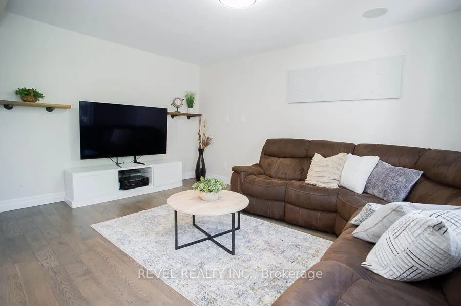 89 Dante Crescent