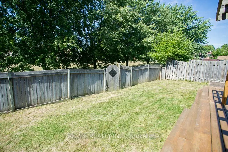 89 Dante Crescent