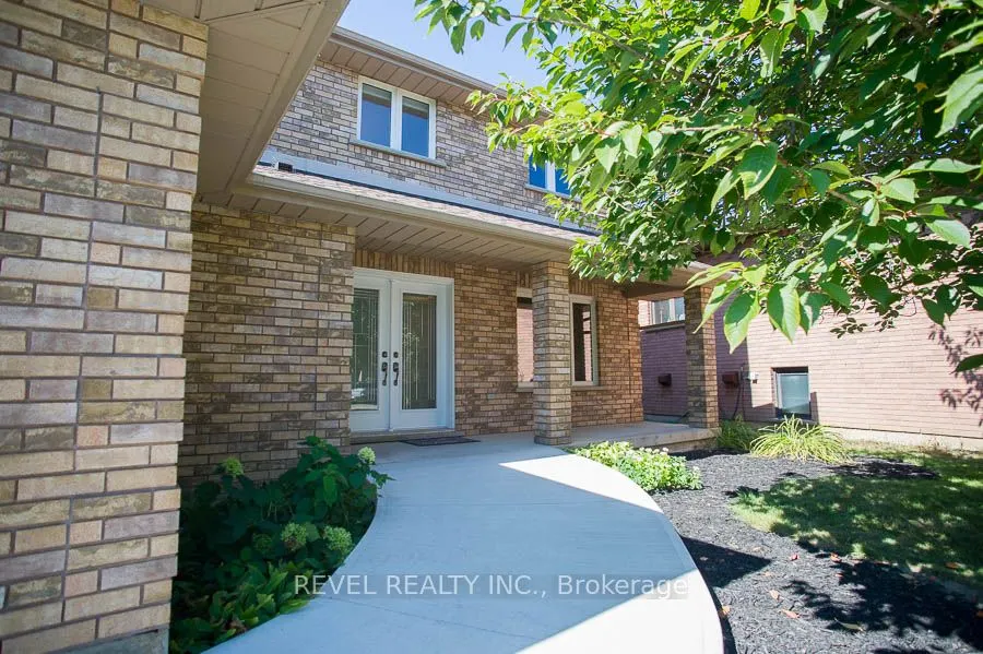 89 Dante Crescent