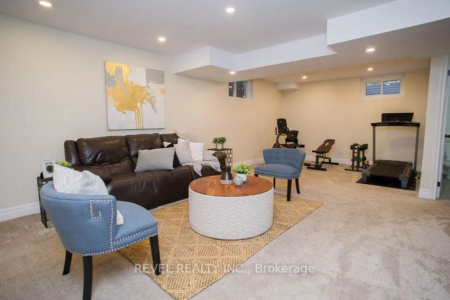 89 Dante Crescent