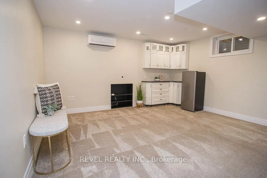 89 Dante Crescent