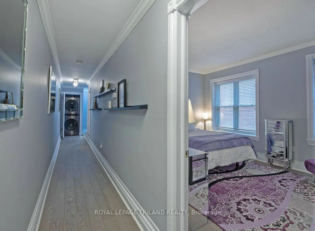 460 Wellington Street, #306