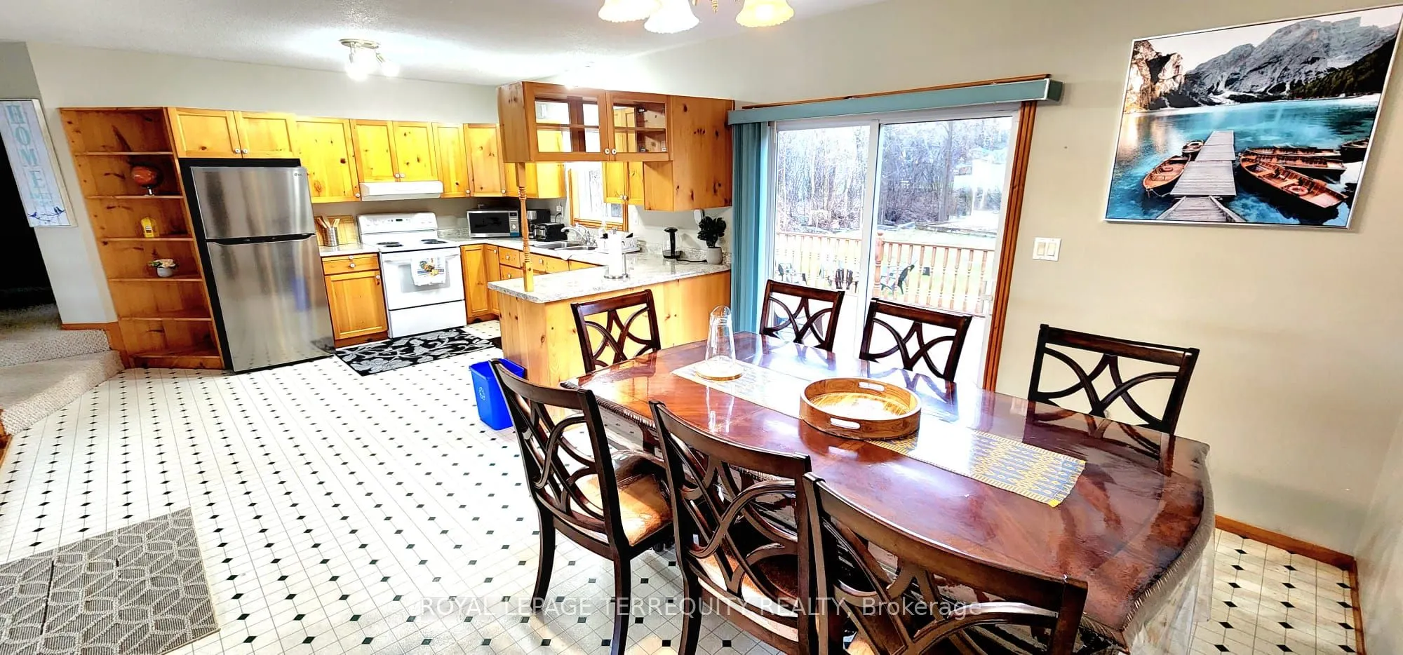 117 Front Street W