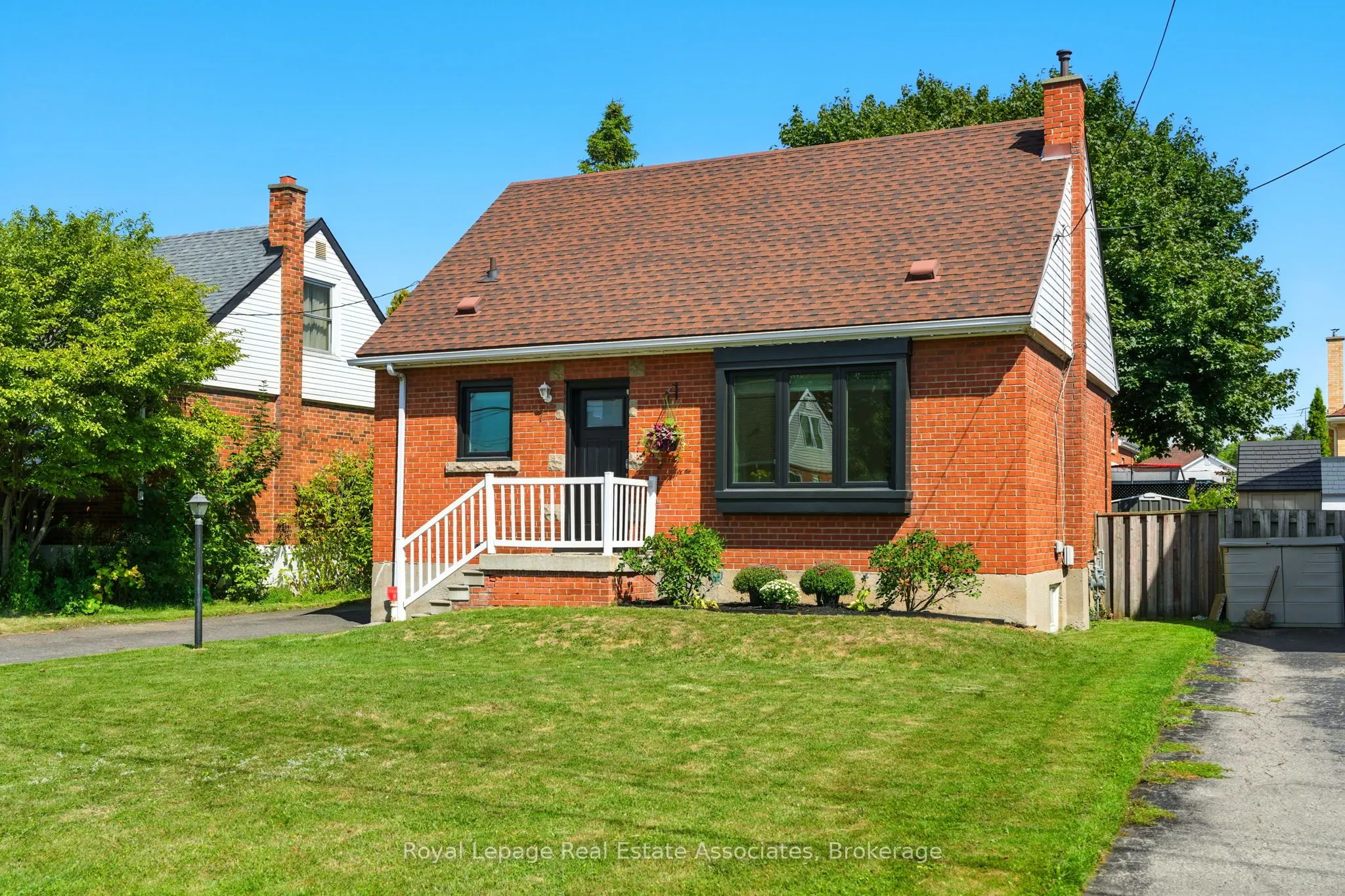 7 Deer Avenue