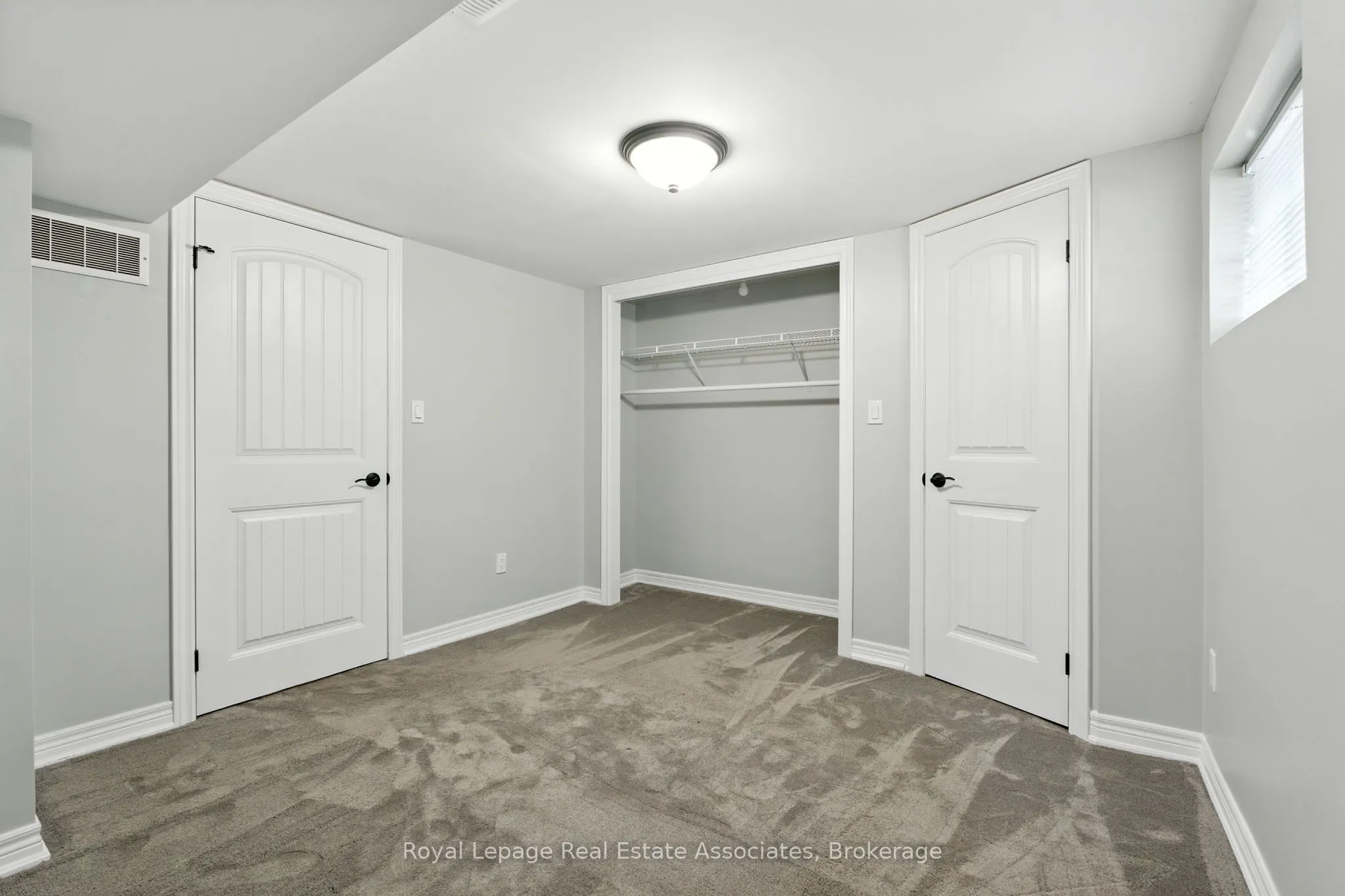 7 Deer Avenue