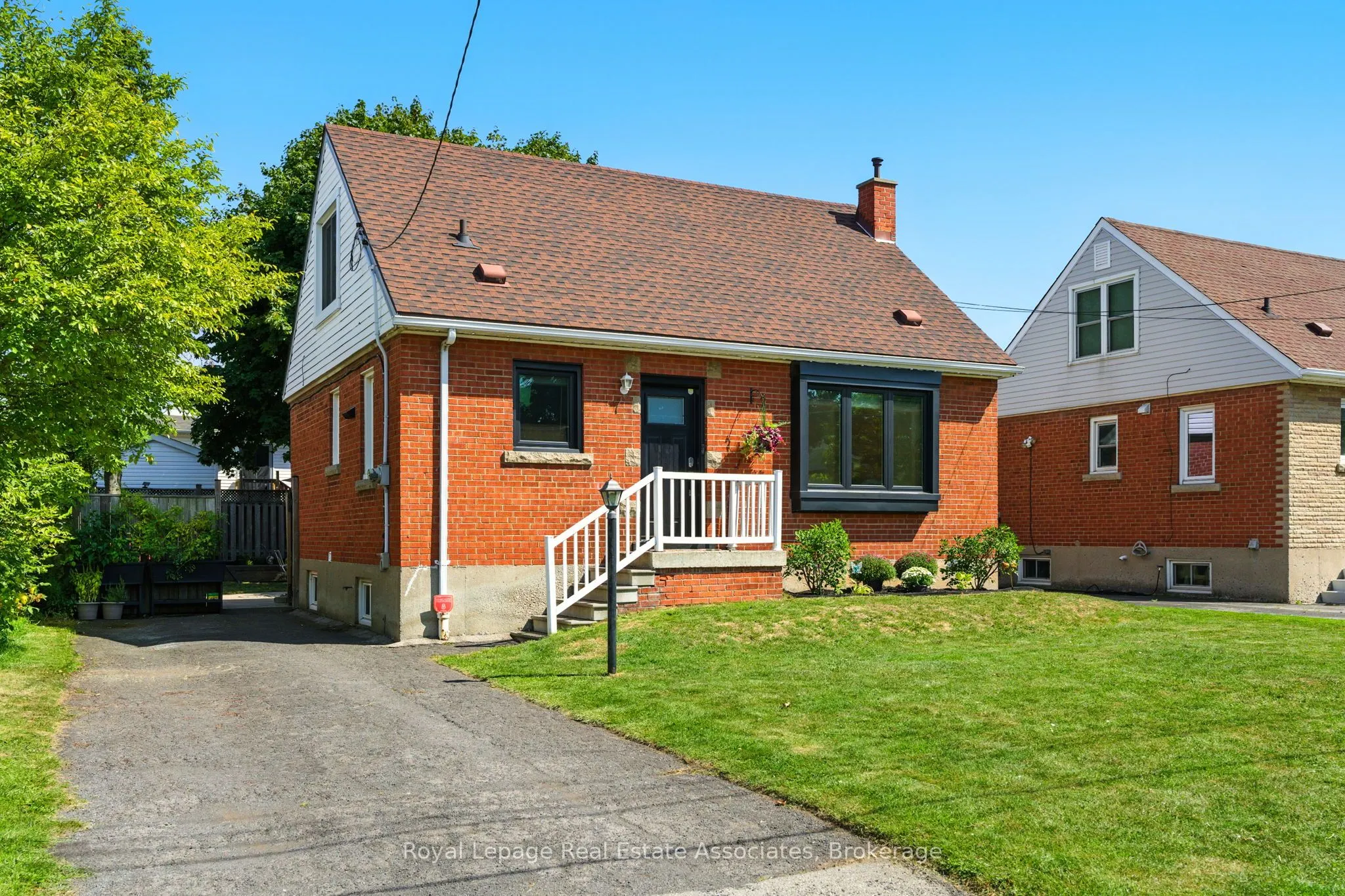 7 Deer Avenue