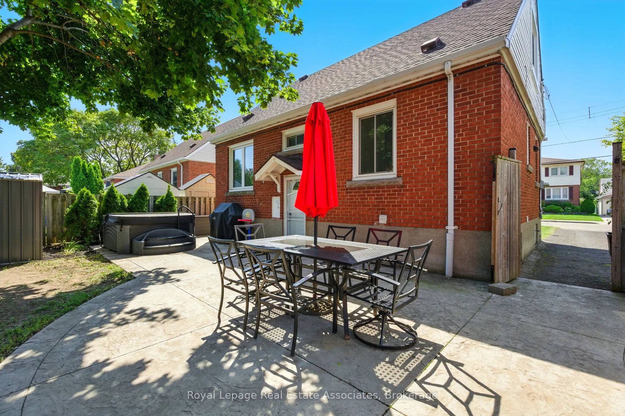 7 Deer Avenue