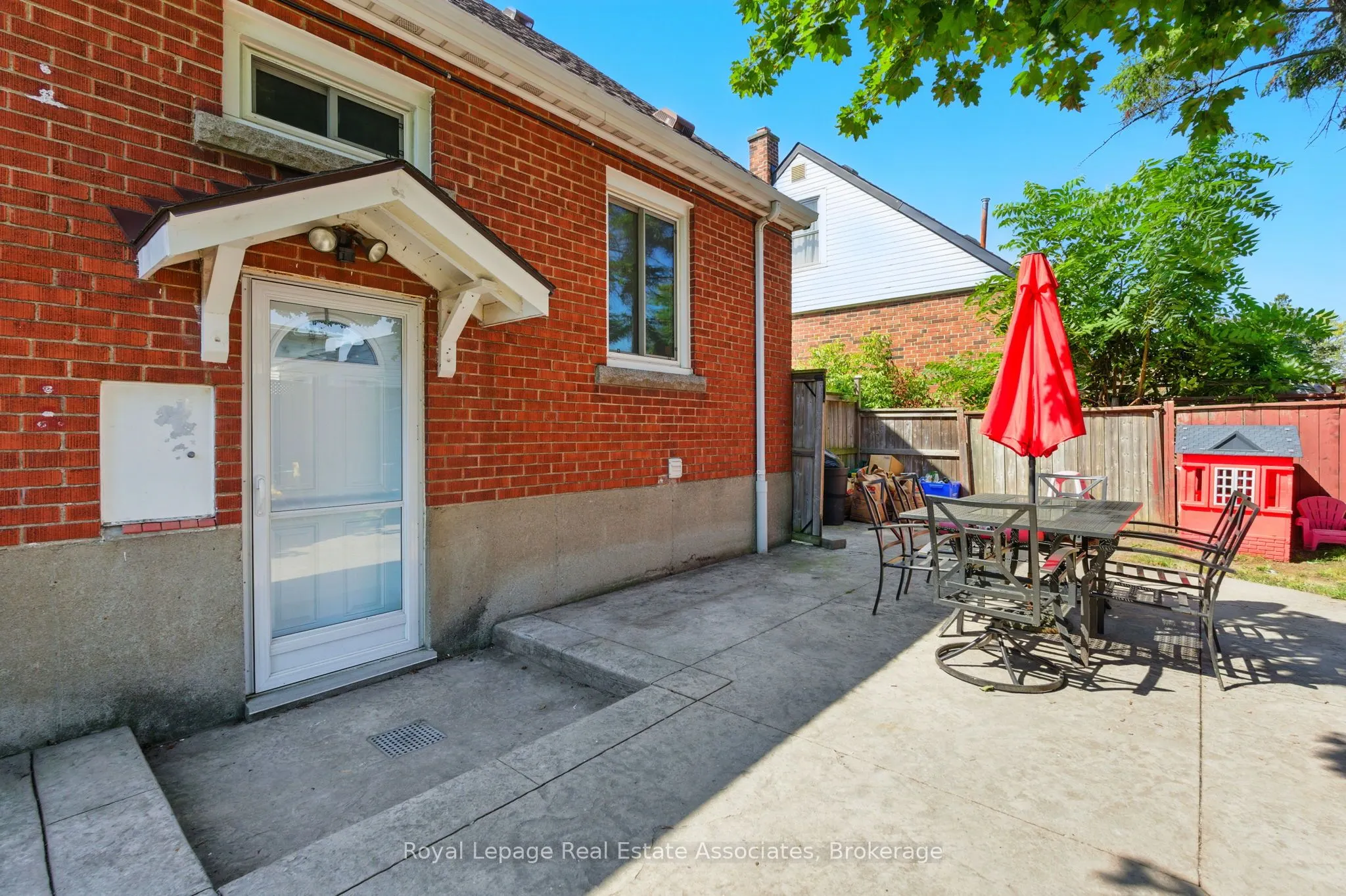 7 Deer Avenue