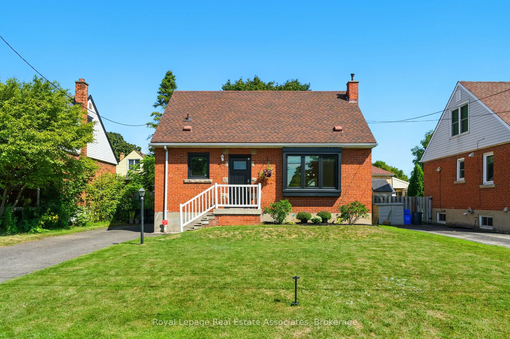 7 Deer Avenue