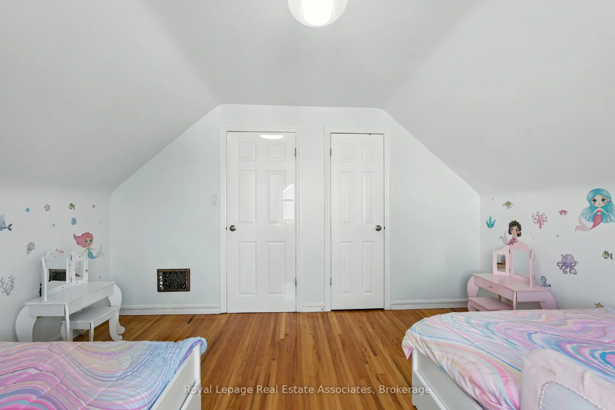 7 Deer Avenue
