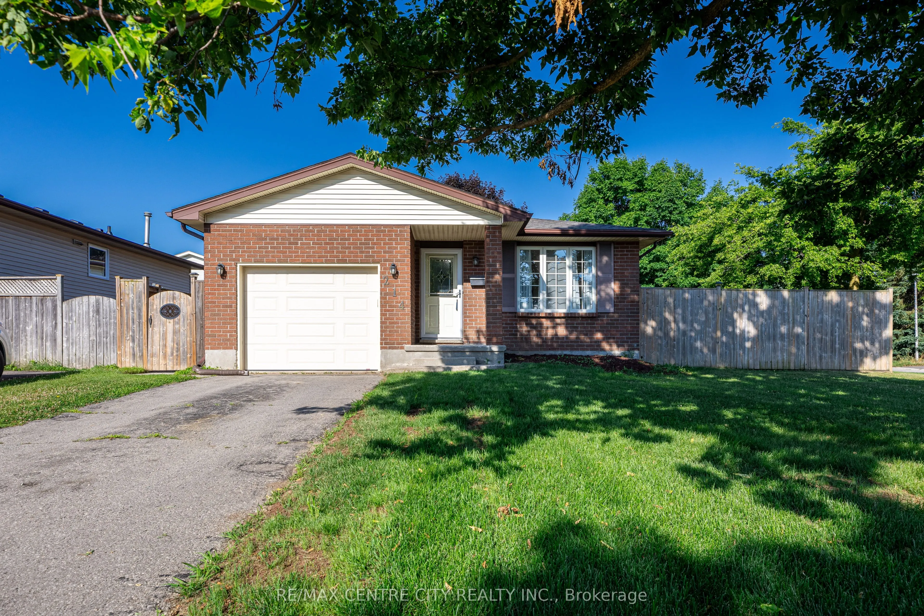 214 Portsmouth Crescent E
