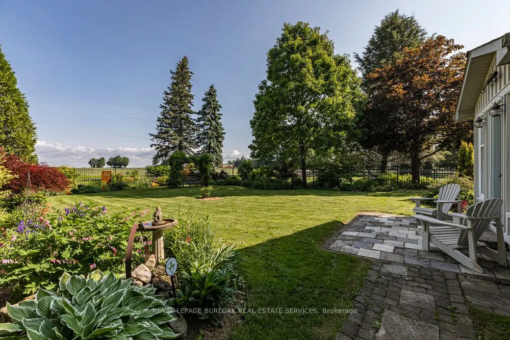 516 Concession 7 Road E