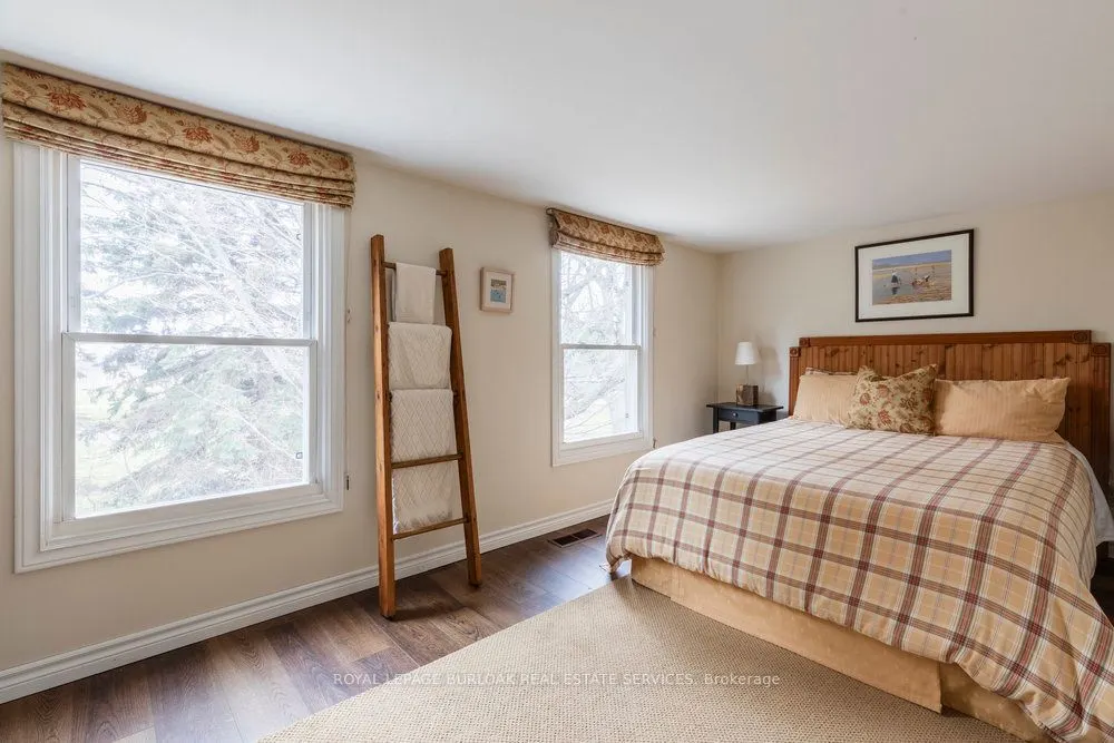 516 Concession 7 Road E