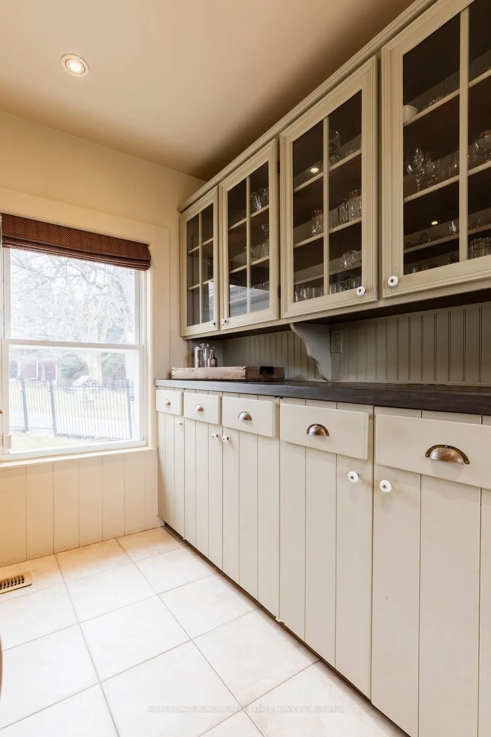516 Concession 7 Road E