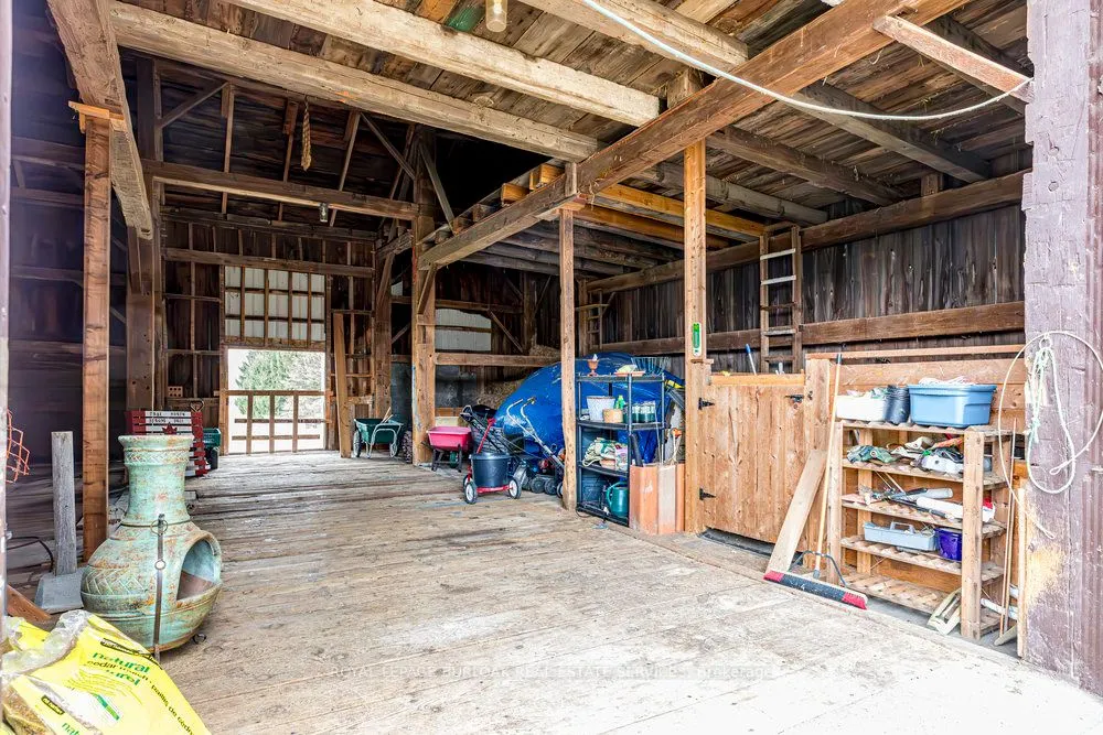 516 Concession 7 Road E