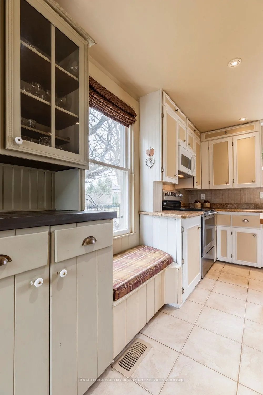 516 Concession 7 Road E