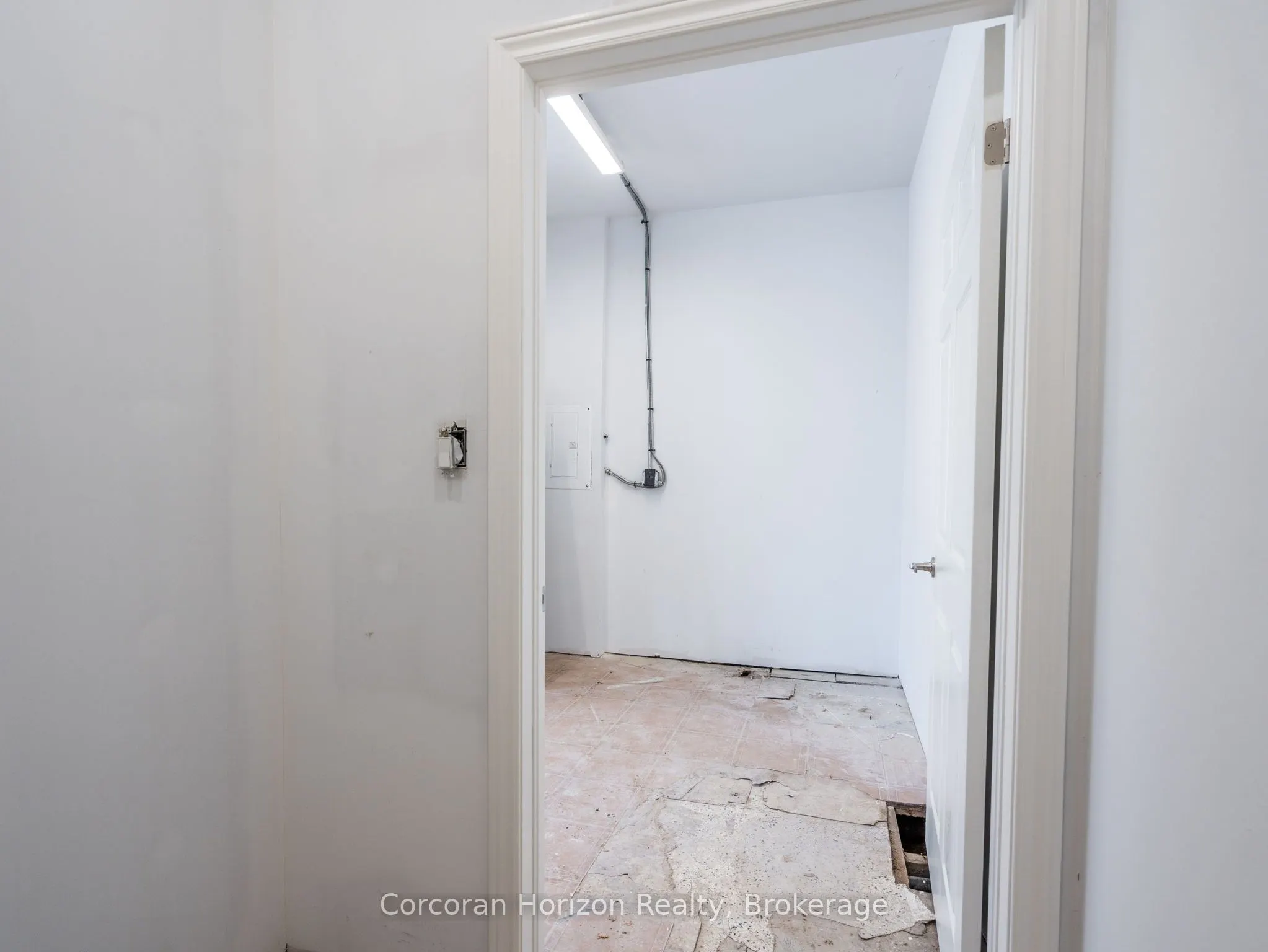 681 Barton Street East Street E, #Main