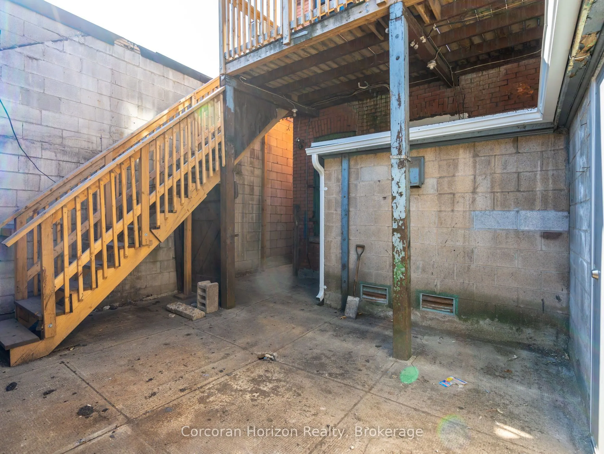 681 Barton Street East Street E, #Main