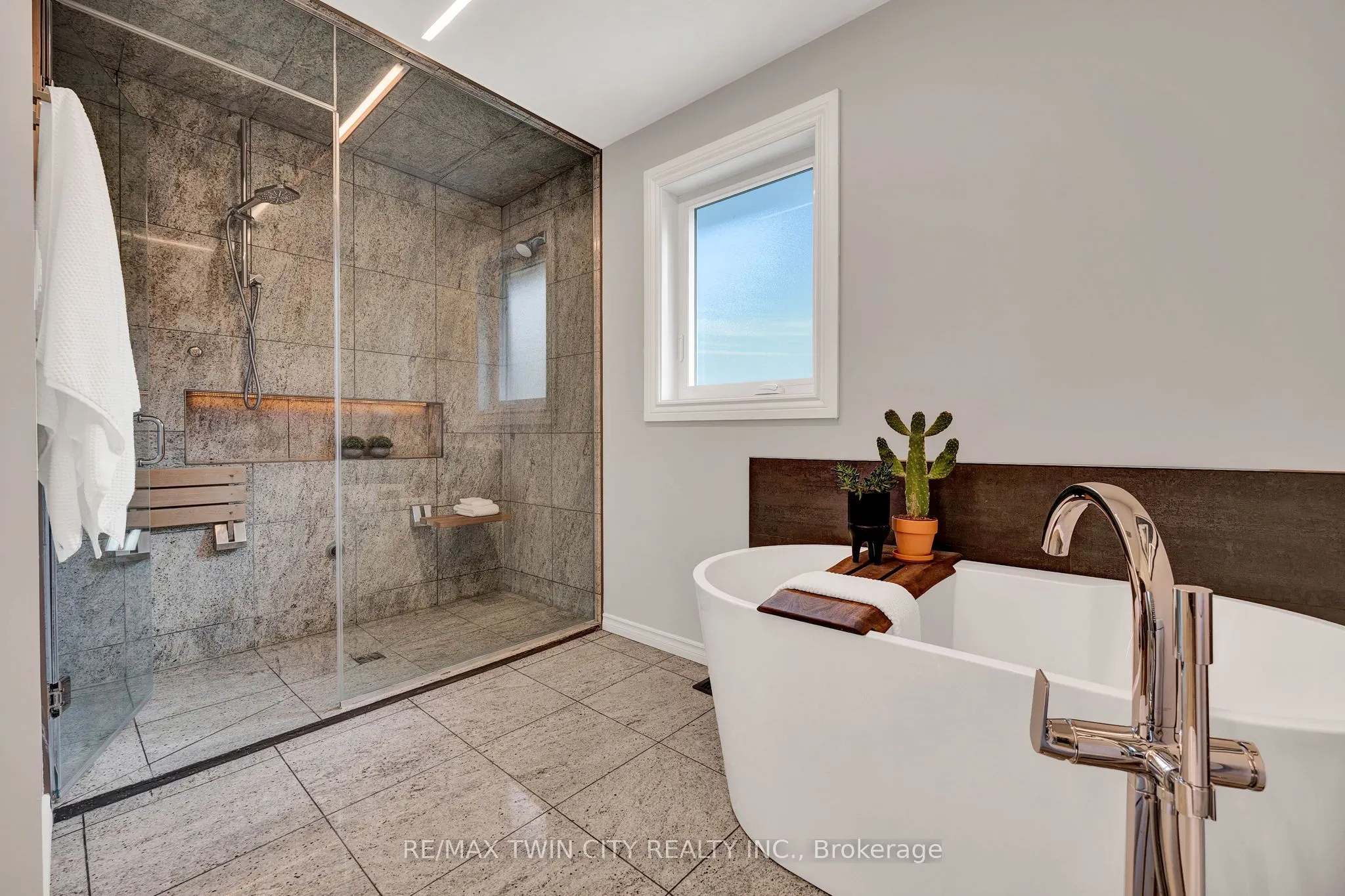 405 Glasgow Street, #3