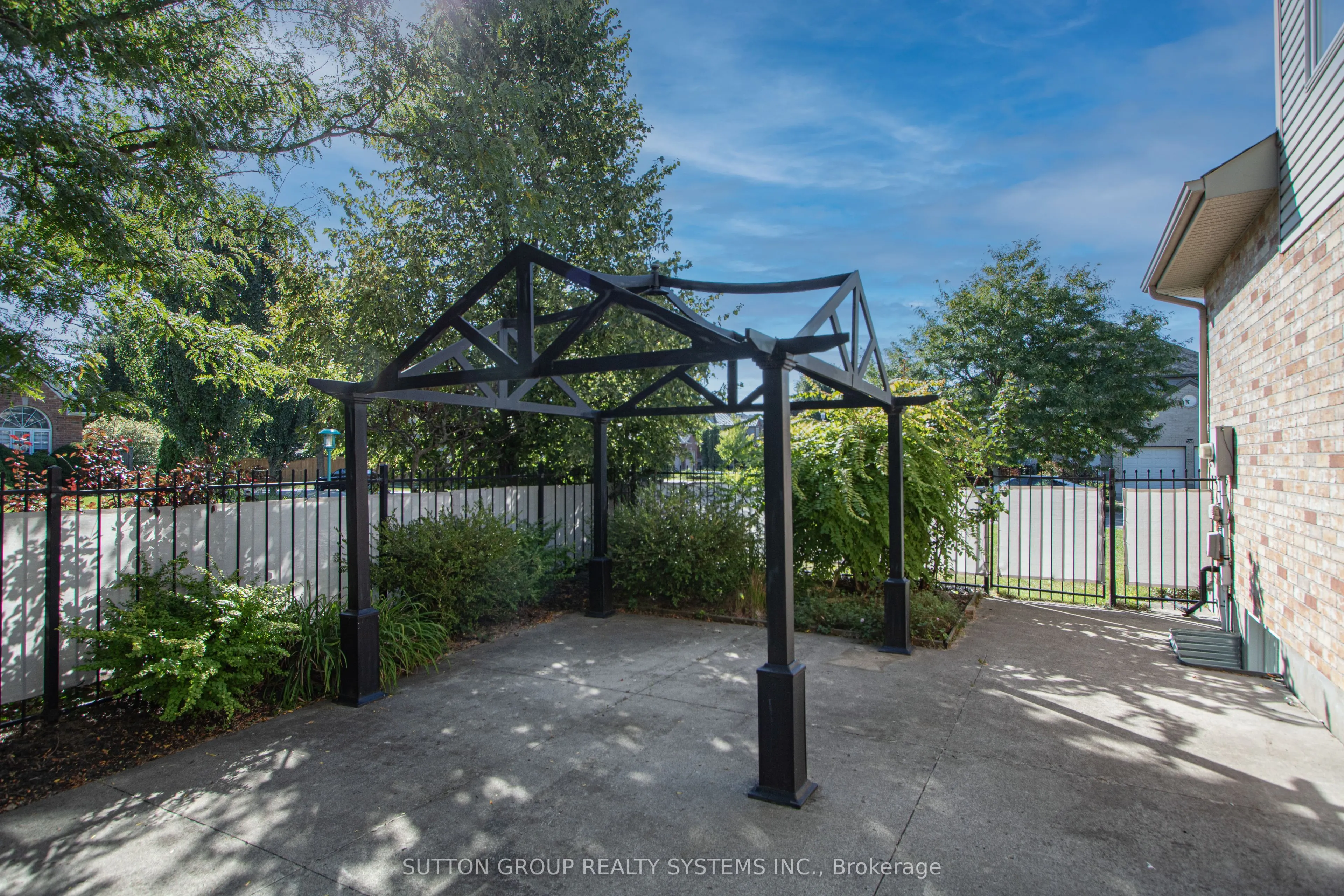 82 Cobblestone Street