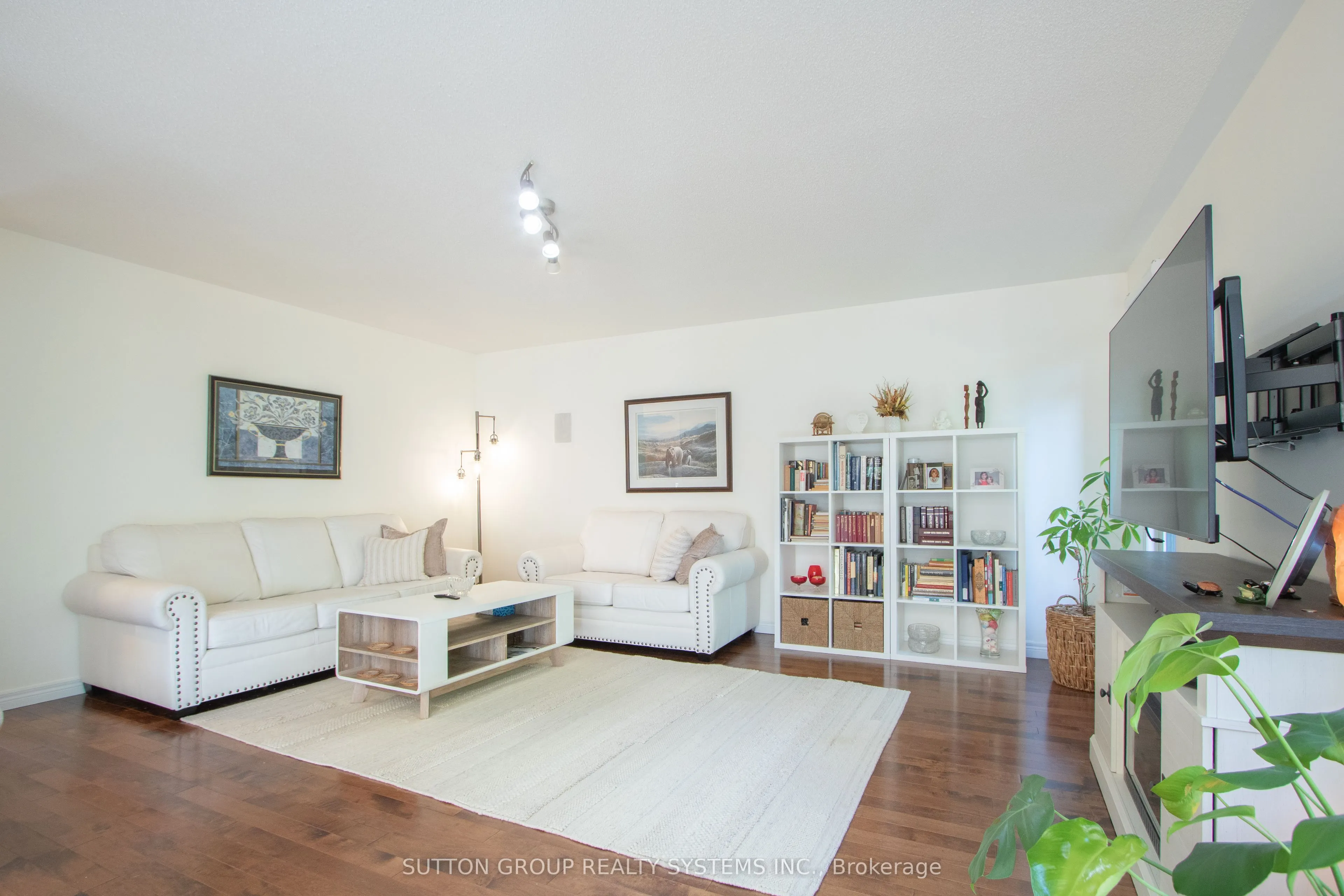 82 Cobblestone Street