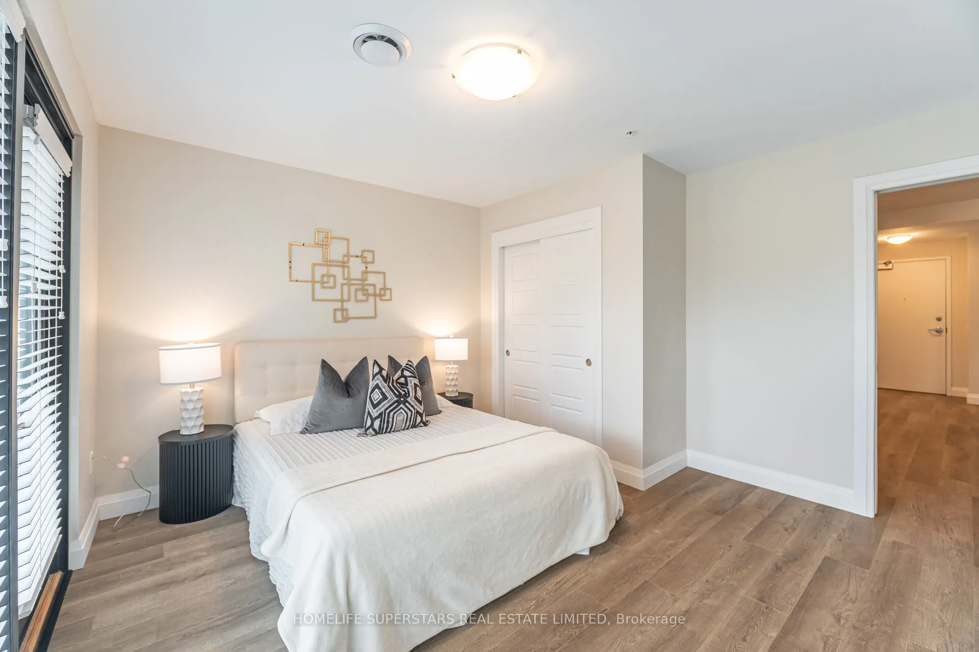 5 Wake Robin Drive, #115