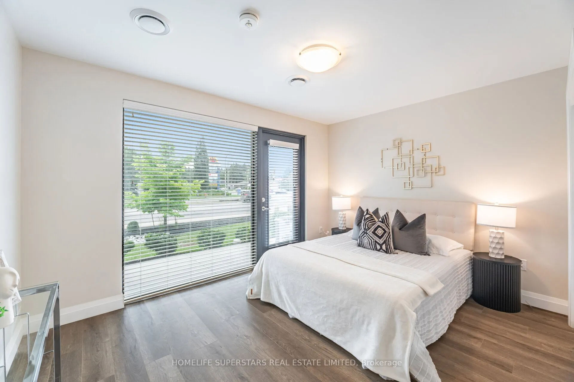 5 Wake Robin Drive, #115