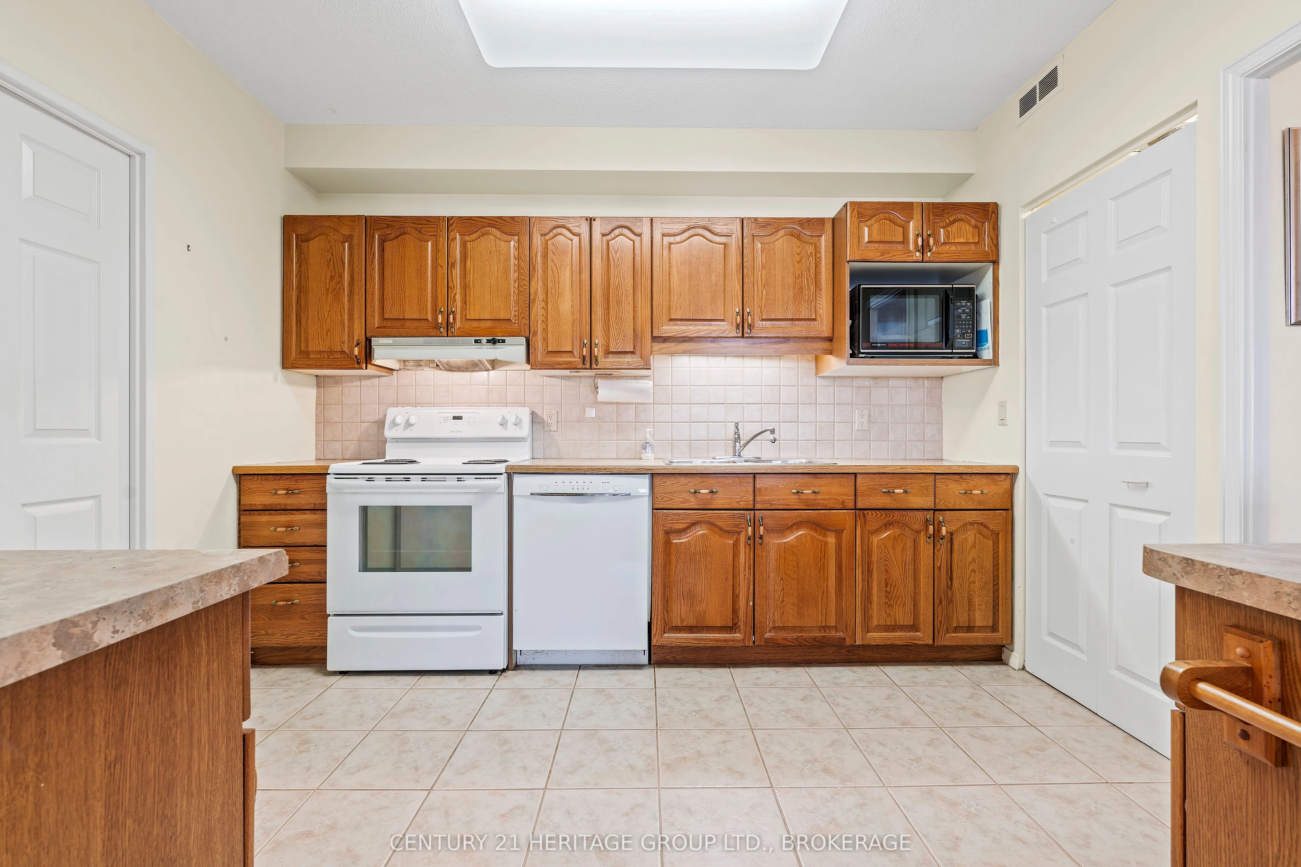 1000 King Street W, #1202