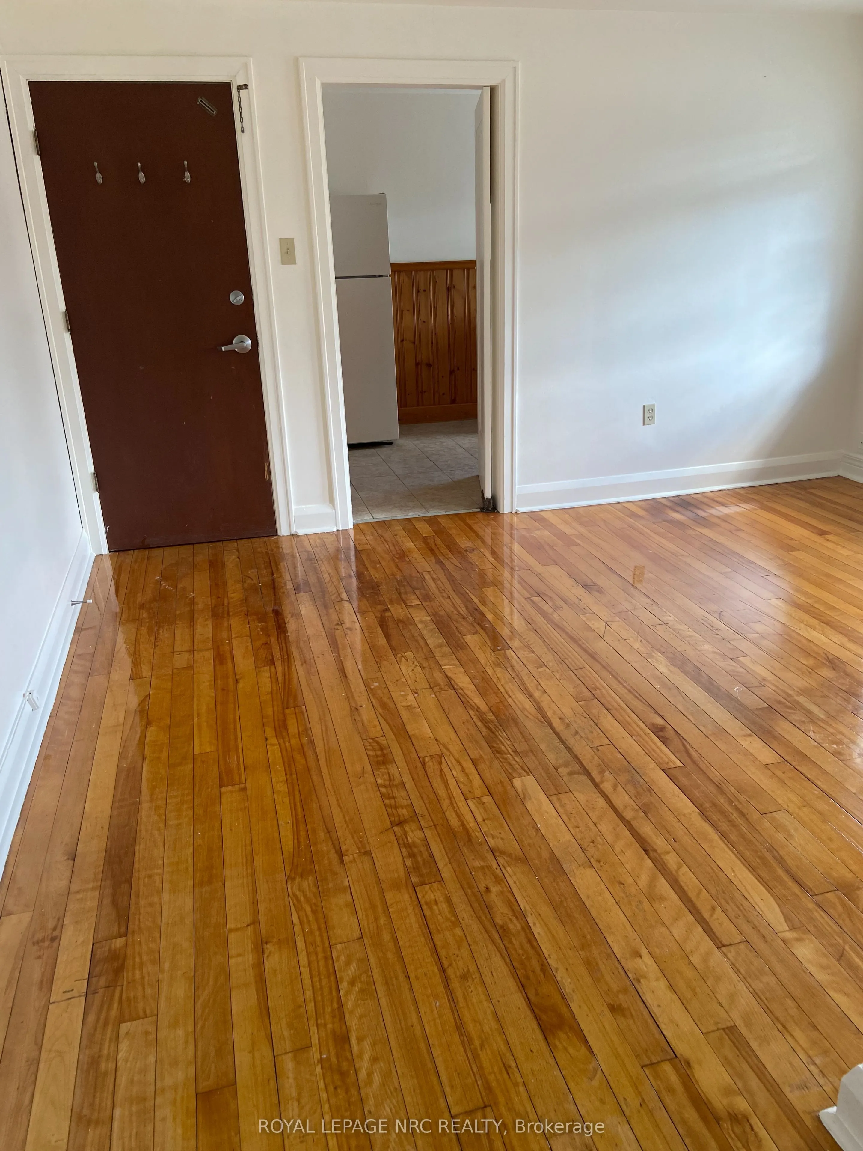 597 Niagara Street, #3