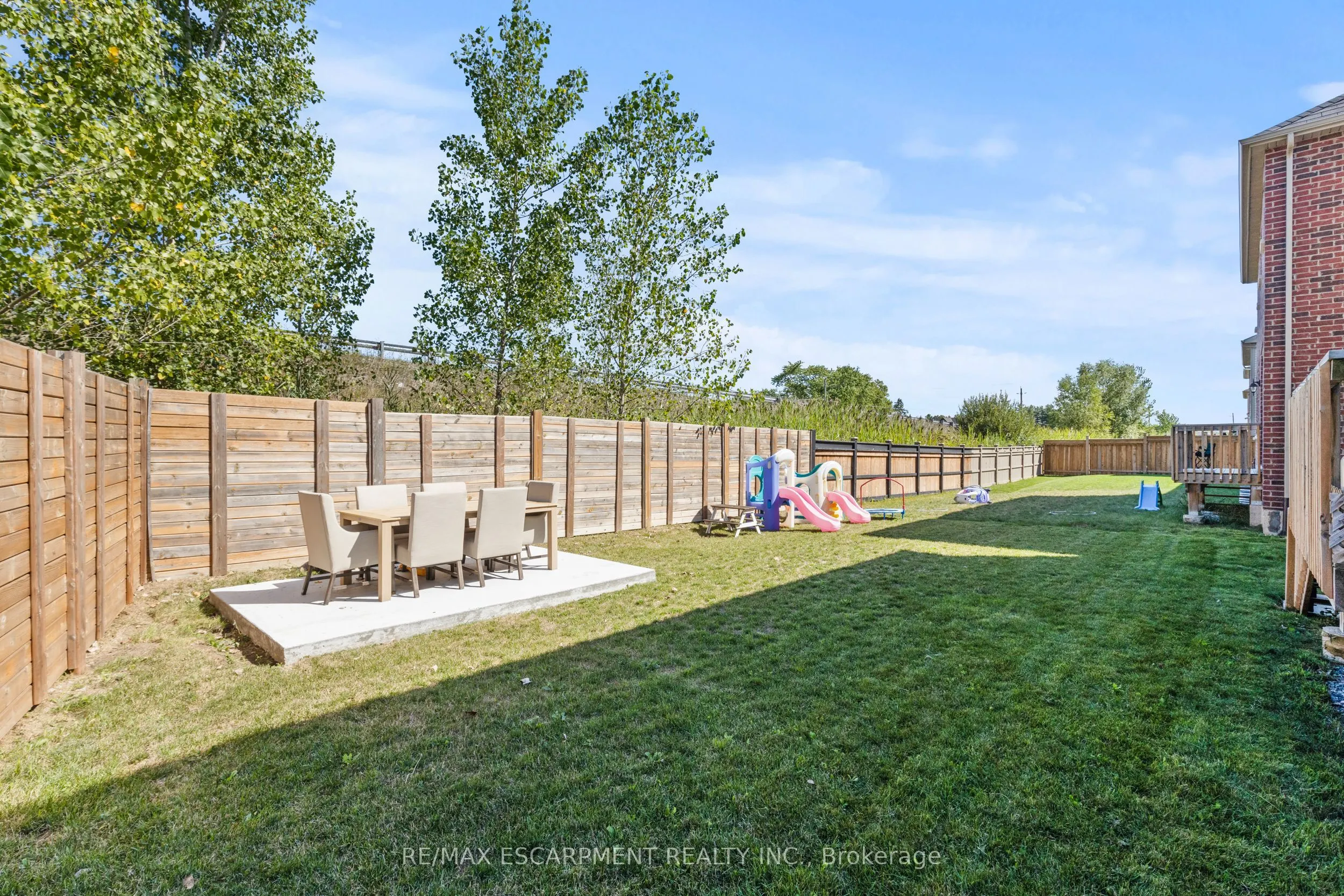 62 Esther Crescent