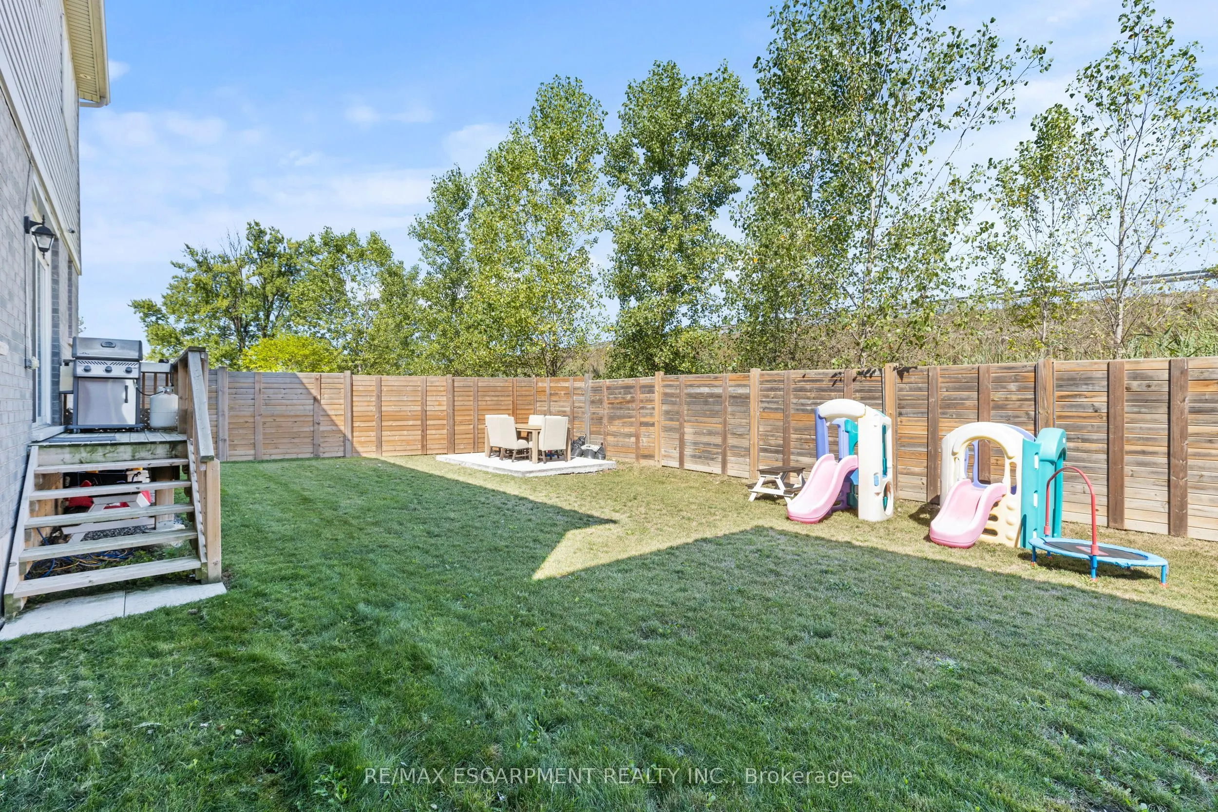 62 Esther Crescent