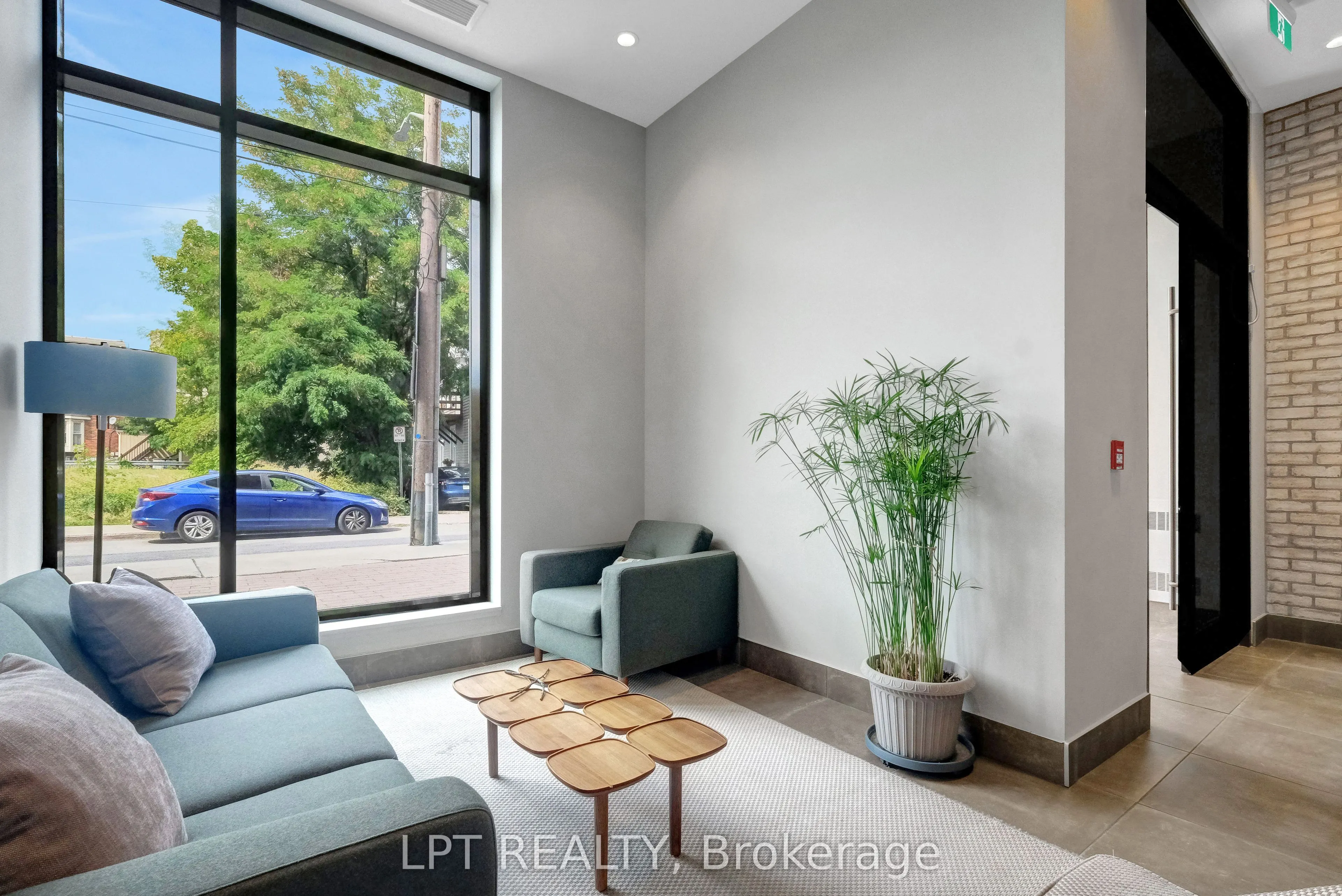 60 Springhurst Avenue, #504