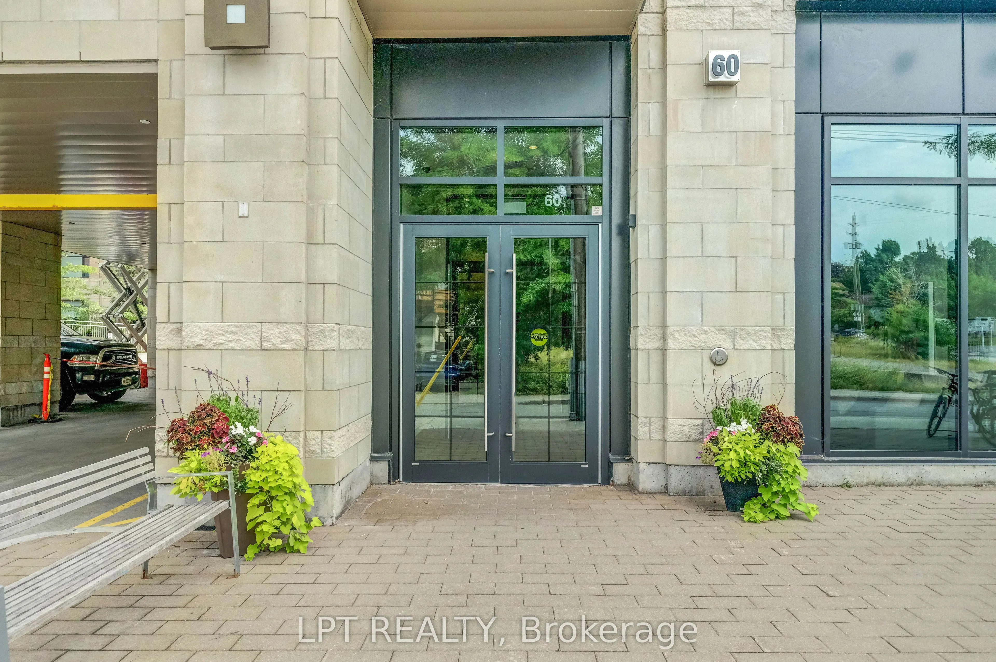 60 Springhurst Avenue, #504